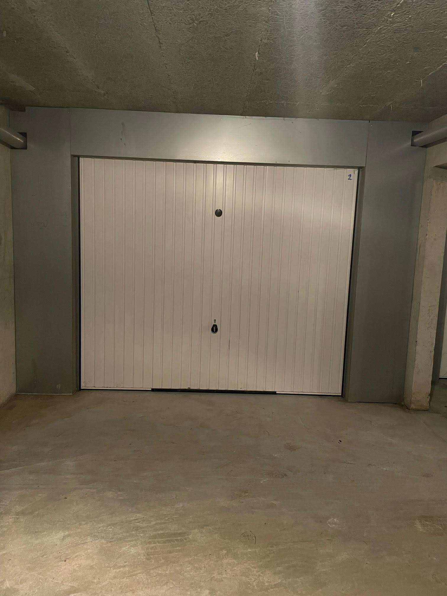 Garage fermé / Feuquières / 23m²