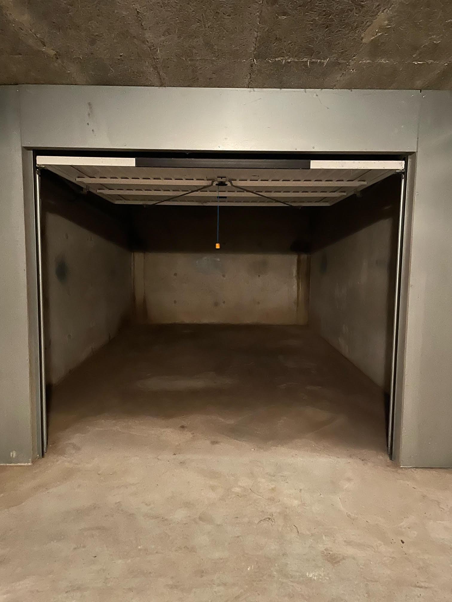 Garage fermé / Feuquières / 23m²