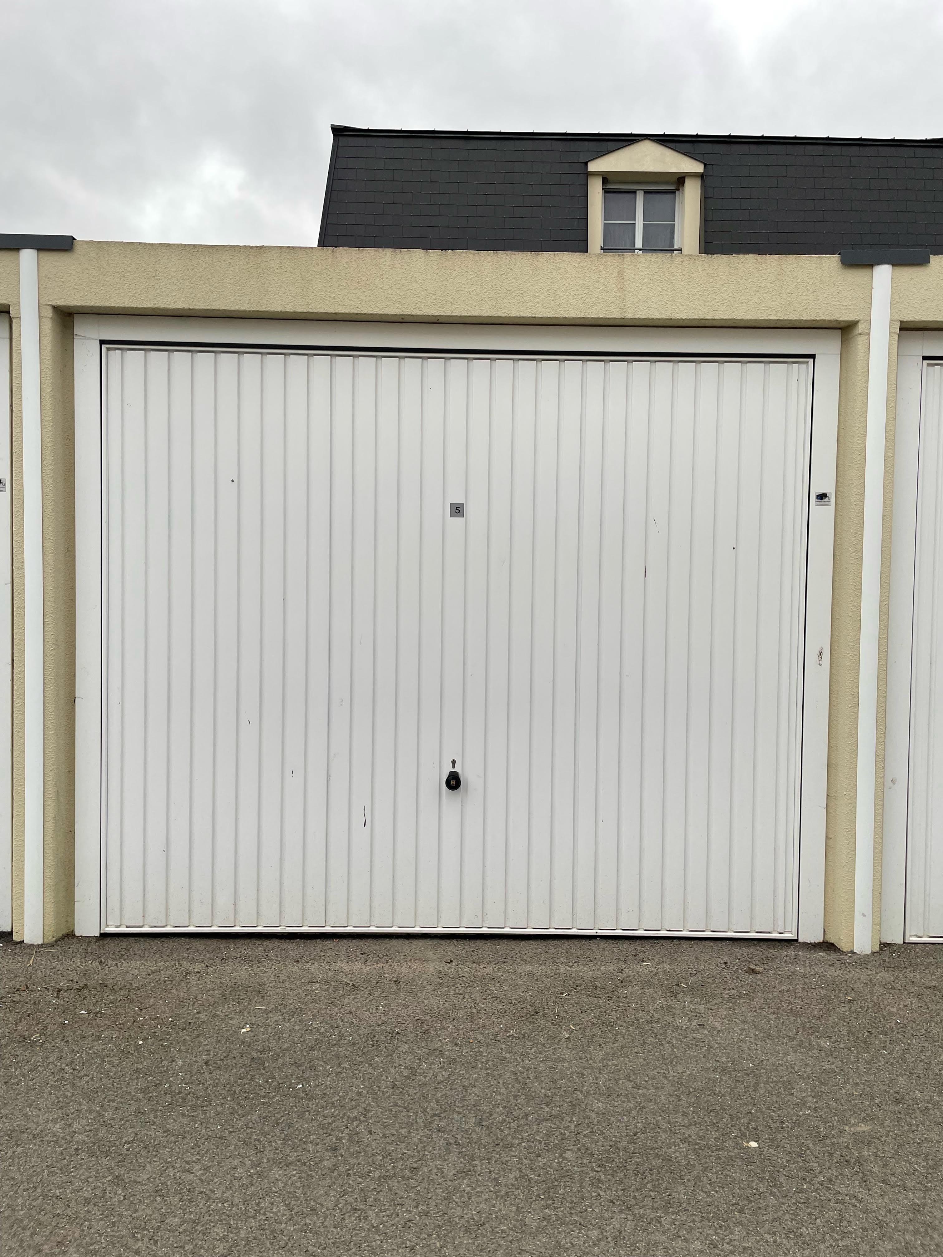 Box stockage / Parking / Crèvecœur le Grand