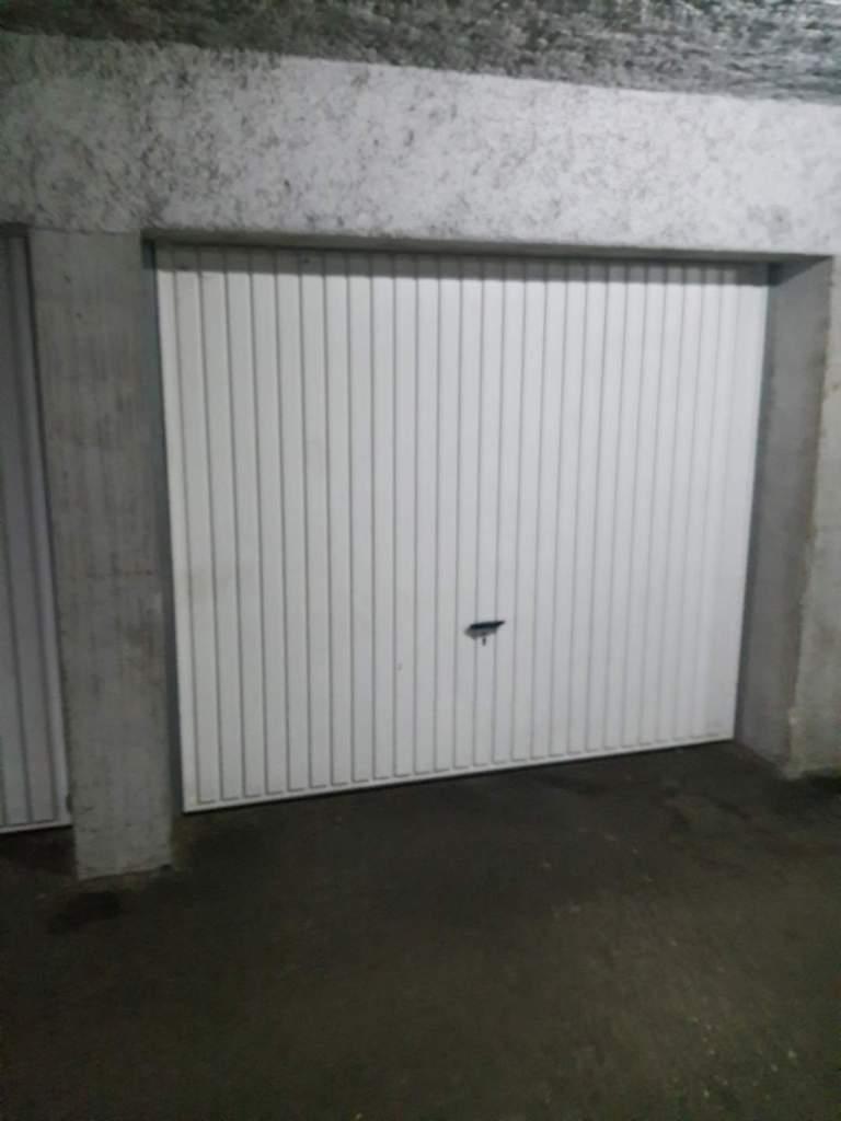 Garage fermé / Parking / Besançon
