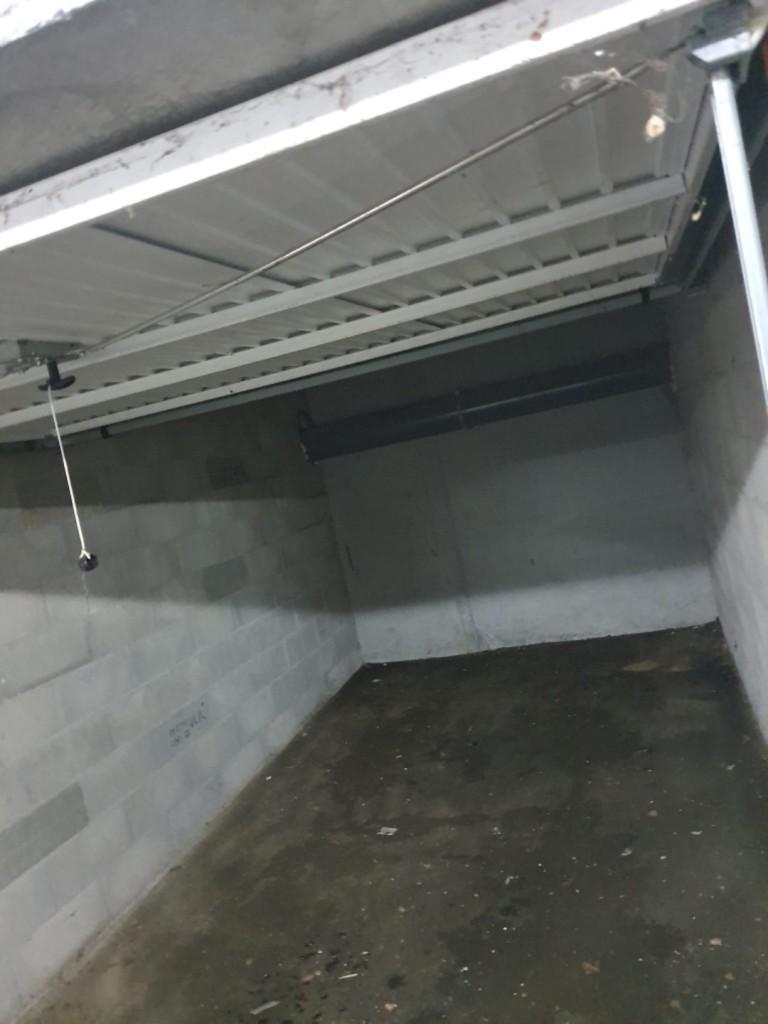 Garage fermé / Parking / Besançon