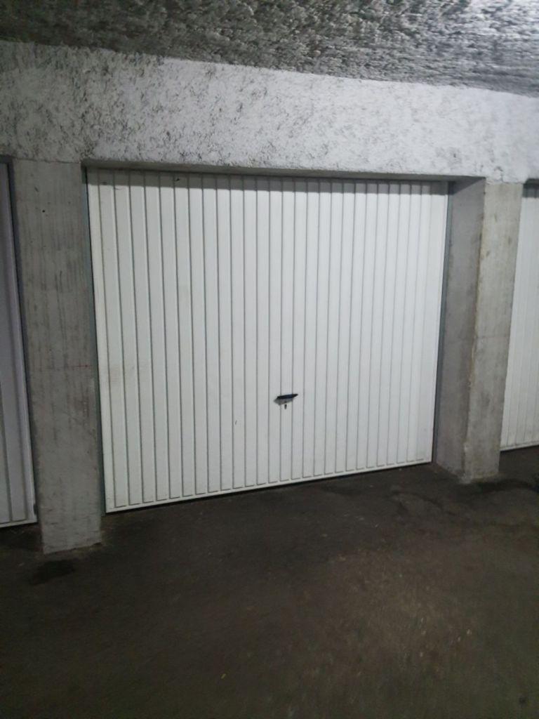 Garage fermé / Parking / Besançon