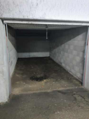 Garage fermé / box / Besançon