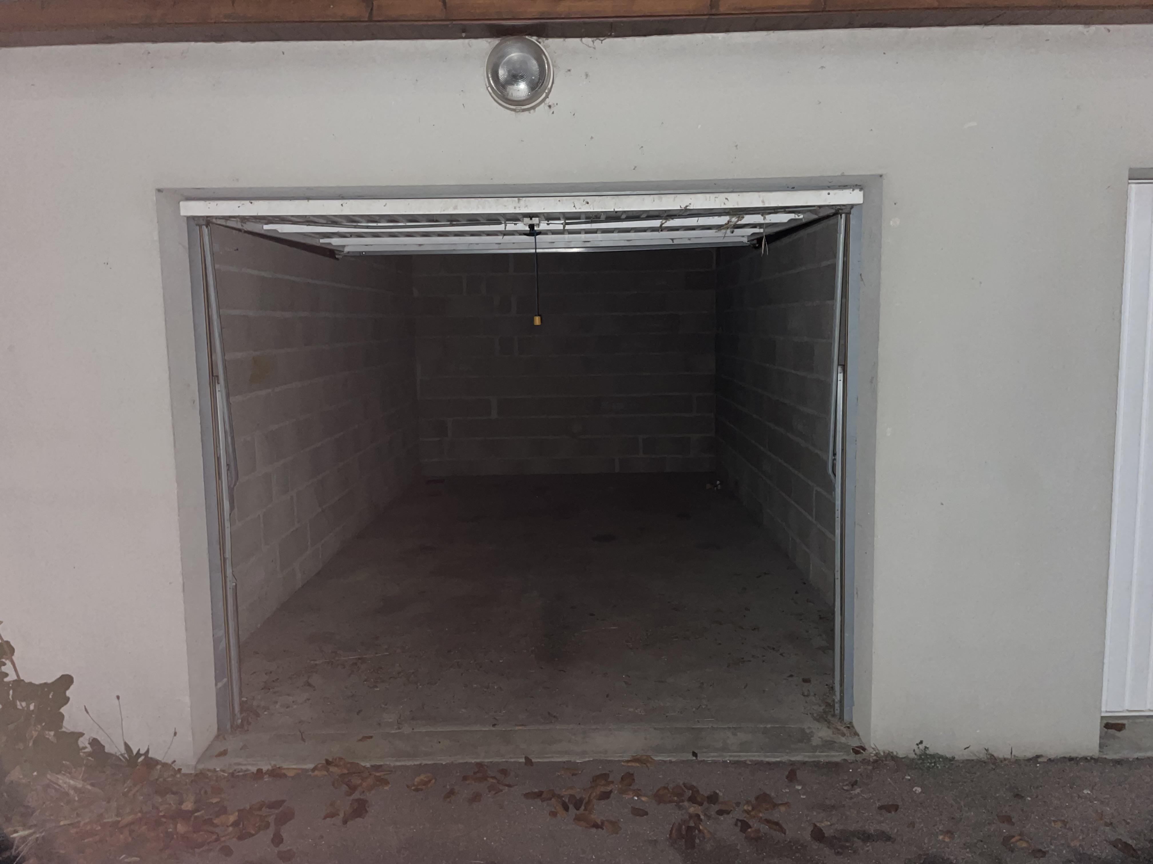 Garage à louer