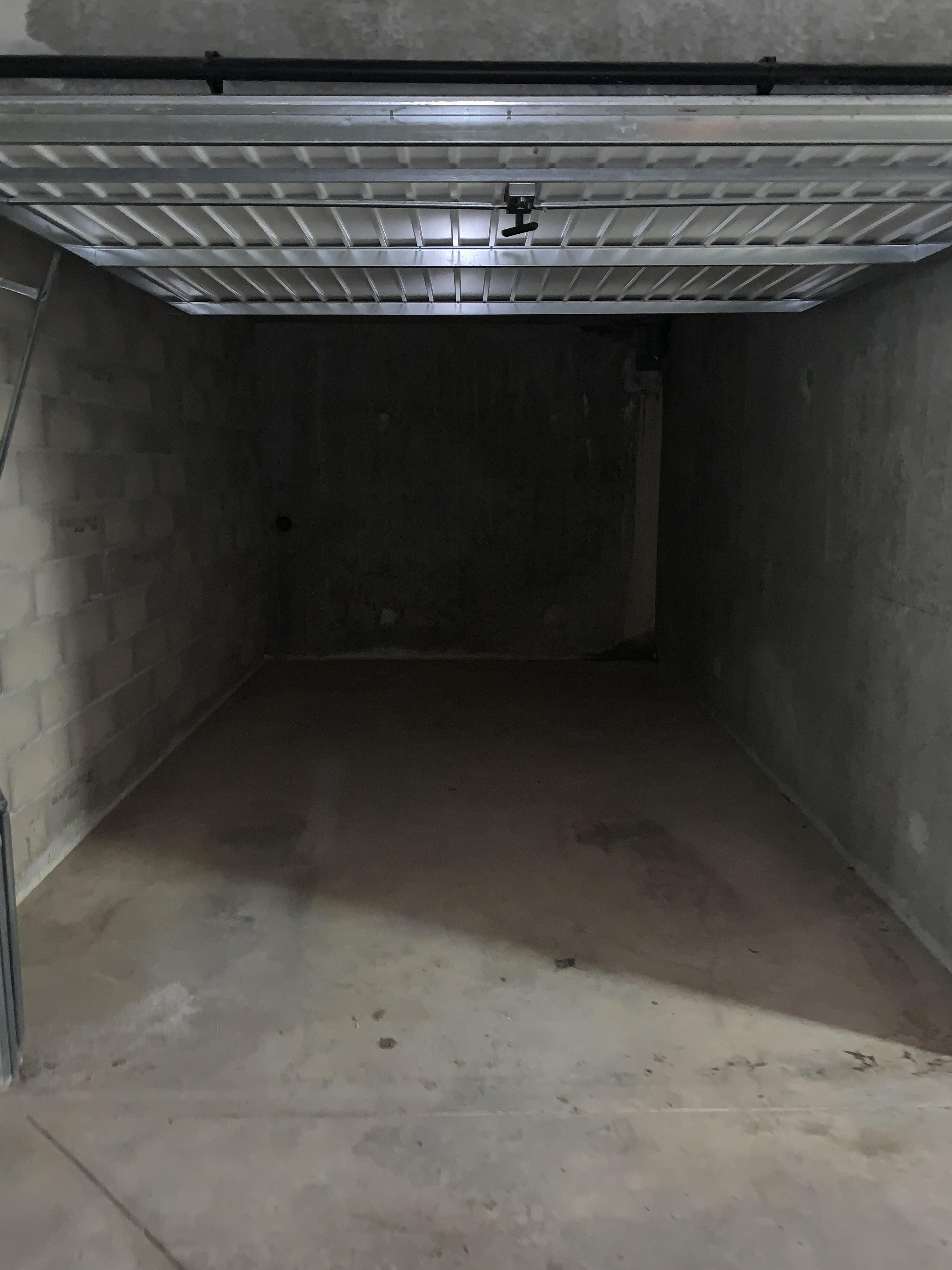 Garage boxé / Parking / Orléans