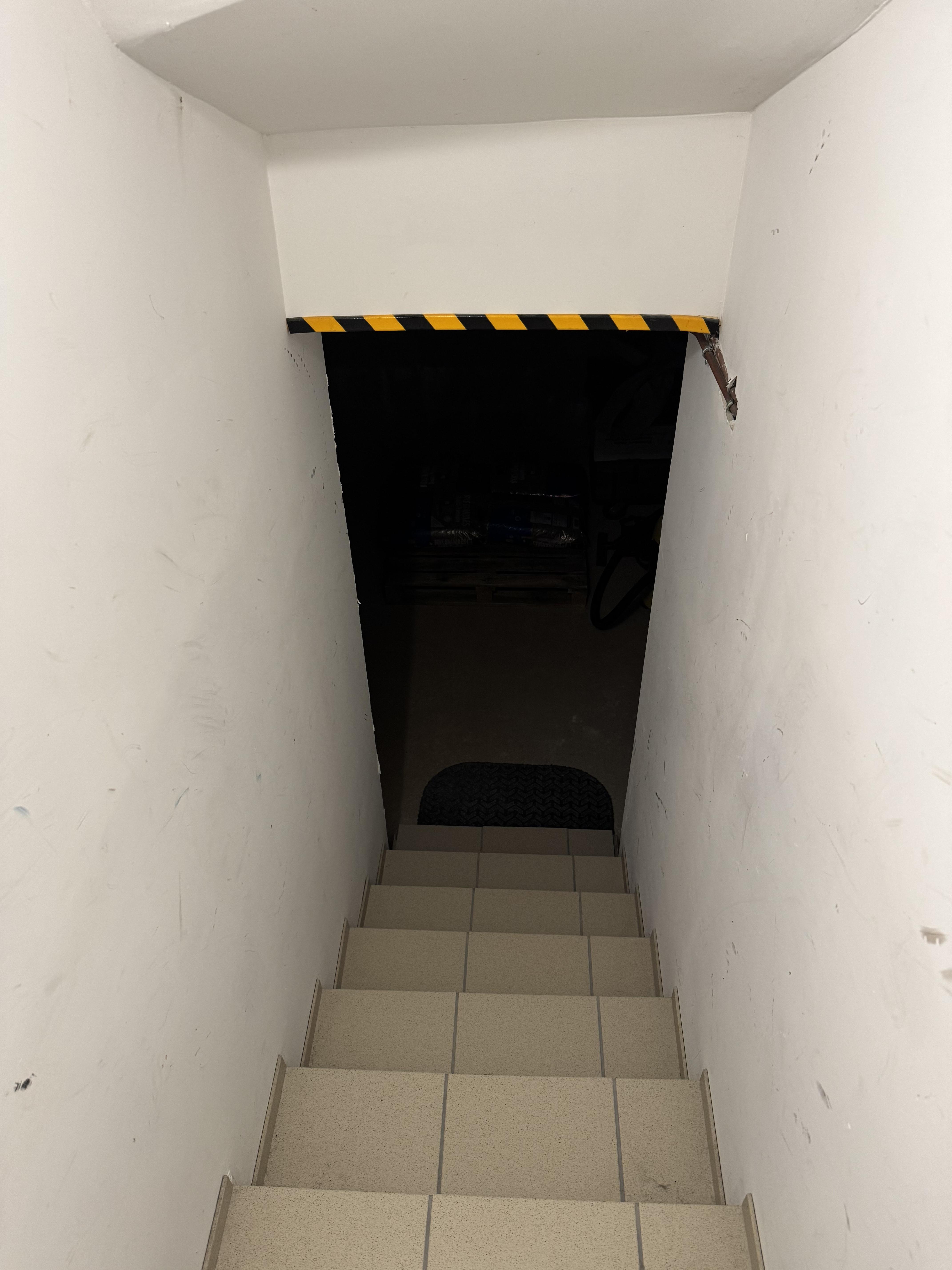 Cave en sous sol saine - proche Roue