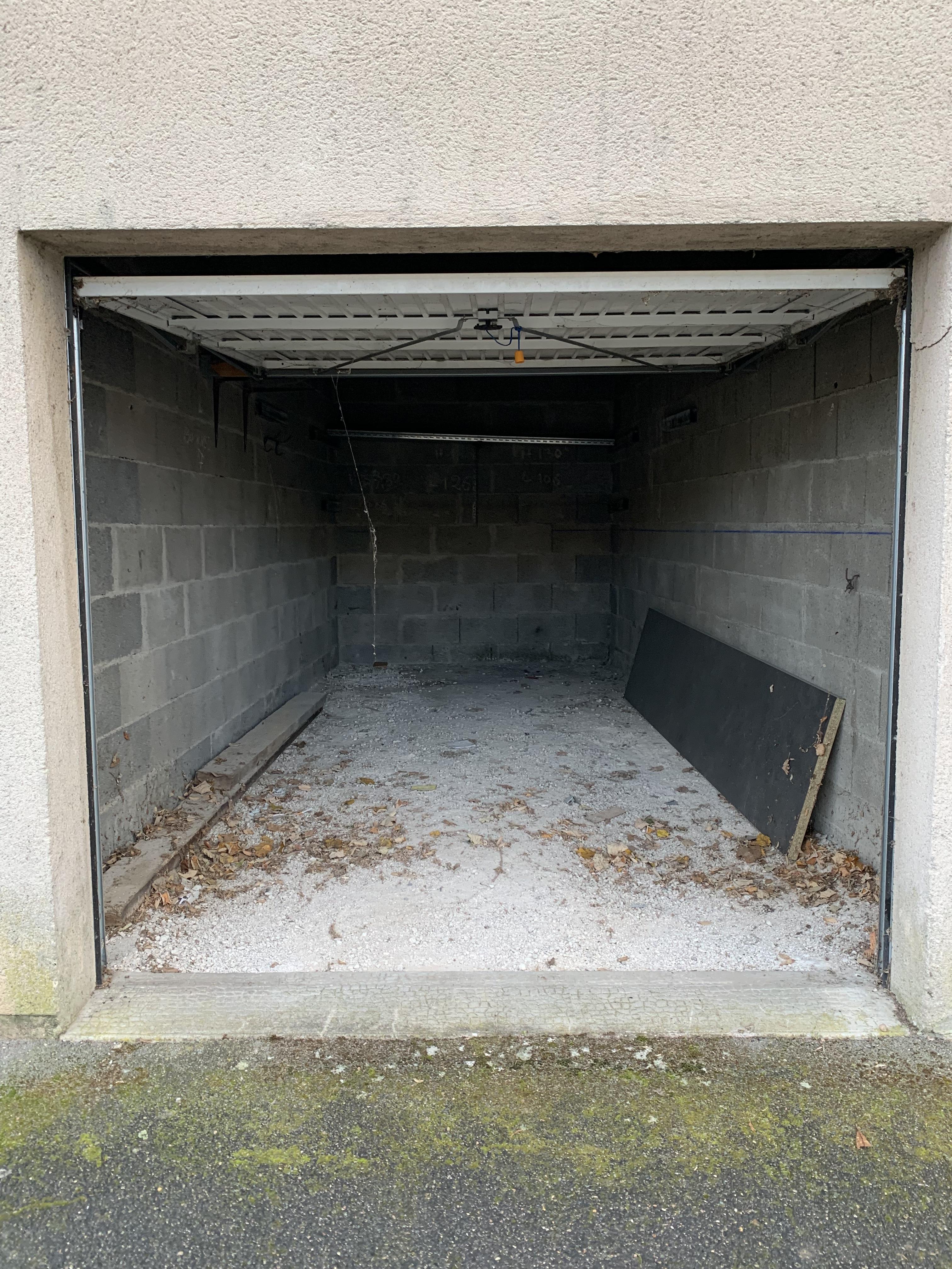 Box stockage / garage fermé / Artenay
