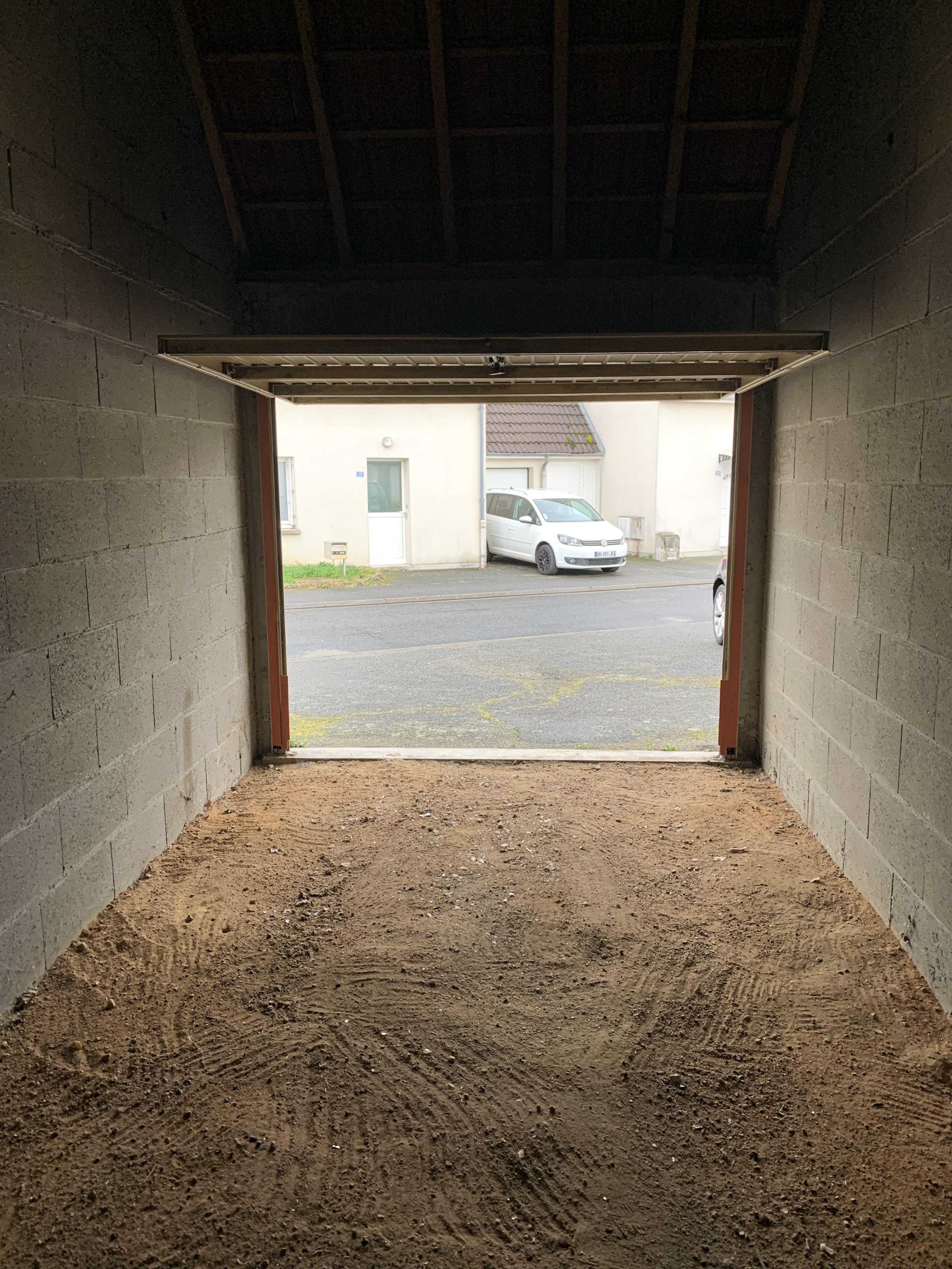 Garage fermé / Stockage / Meung-sur-Loire