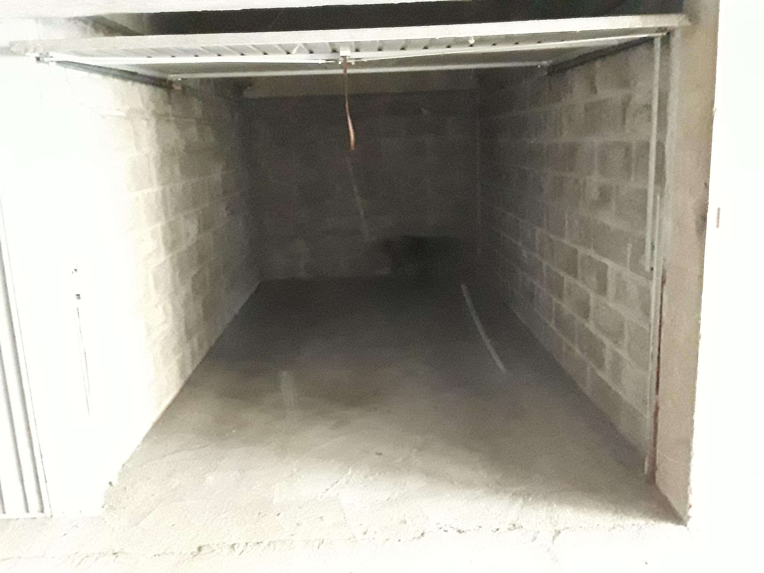 Garage / parking