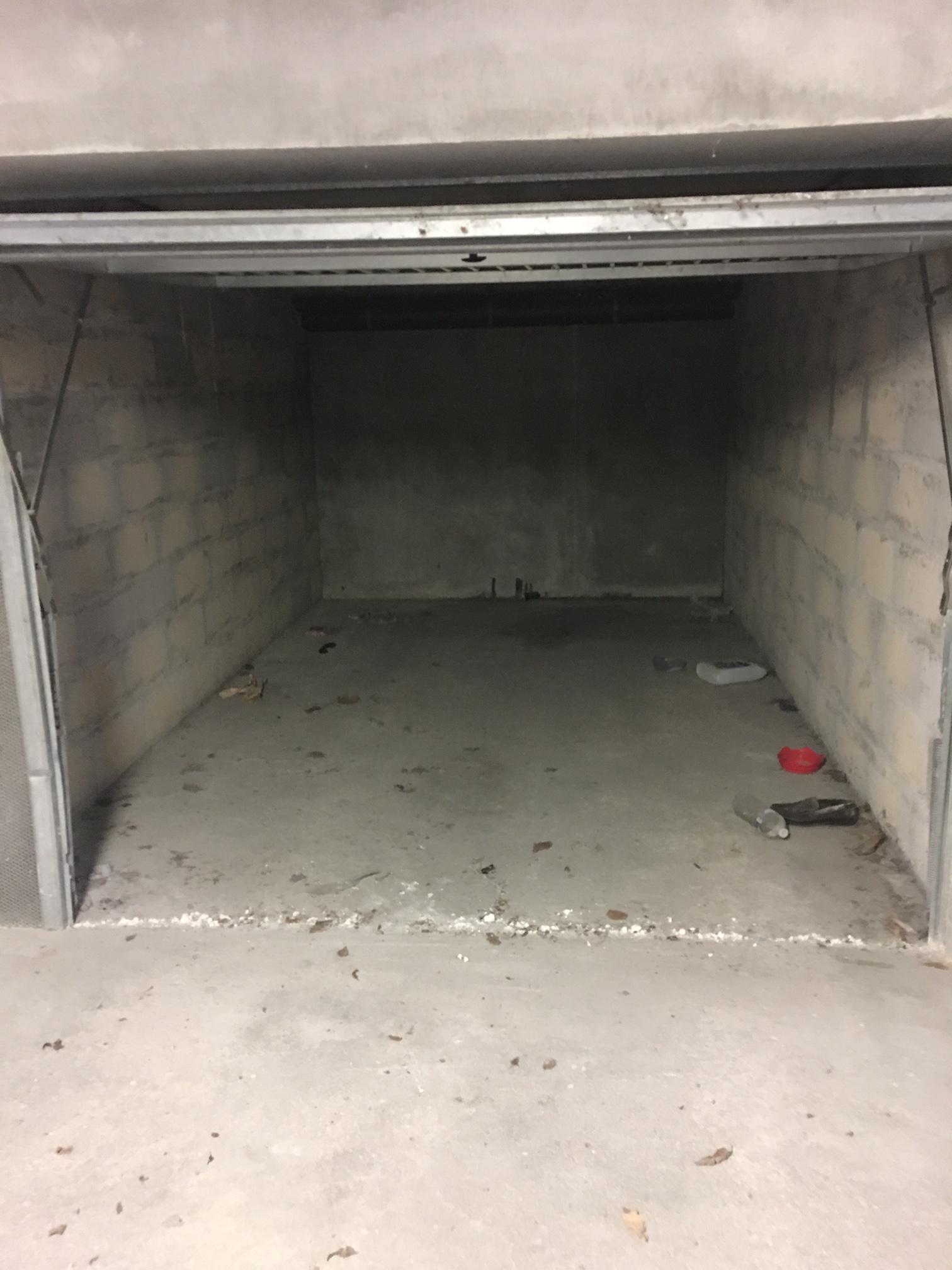 Location / Garage fermé STATIONNEMENT / Nantes /