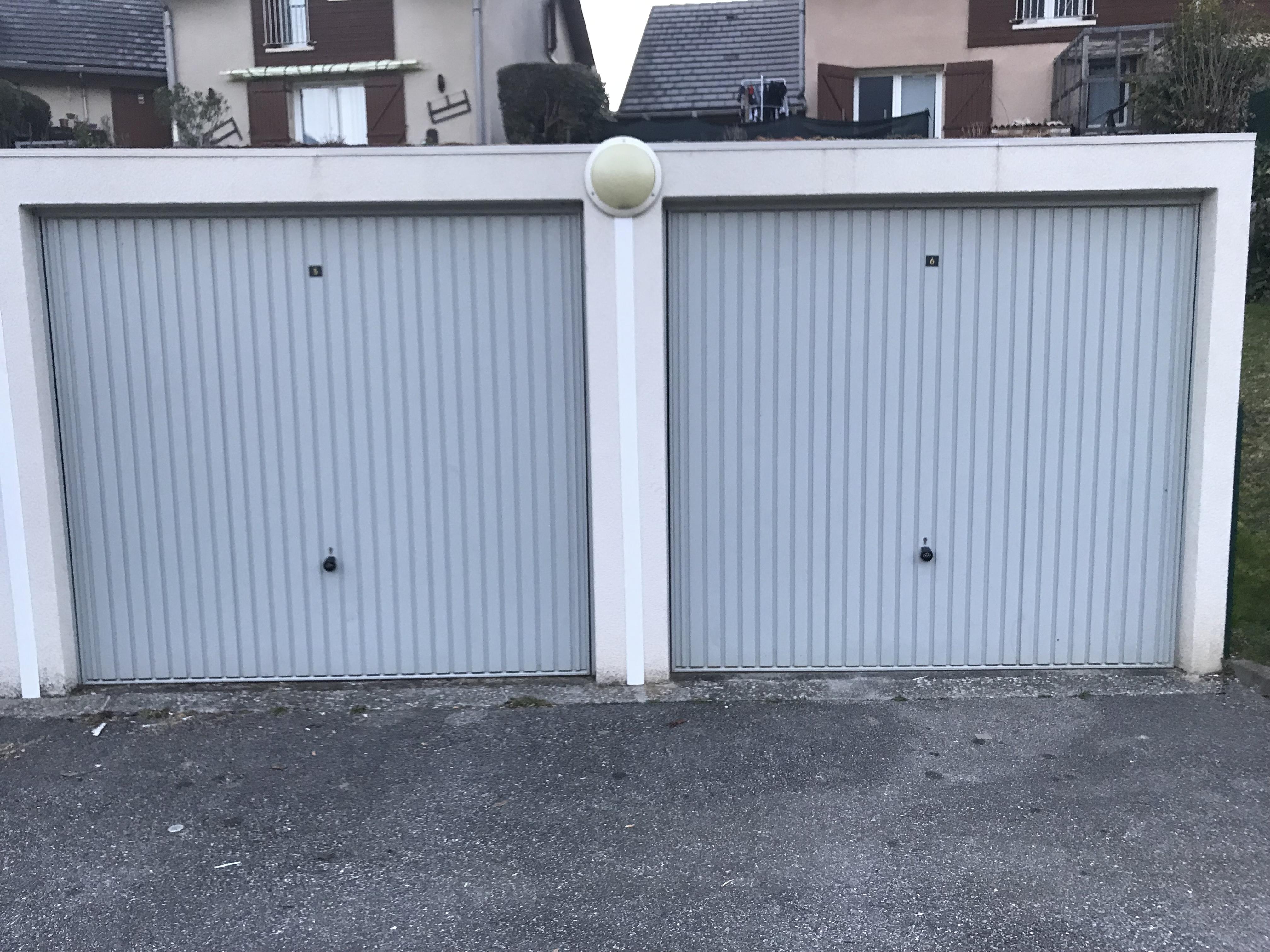 Garage fermé / stockage / Saint-Jeoire Prieuré