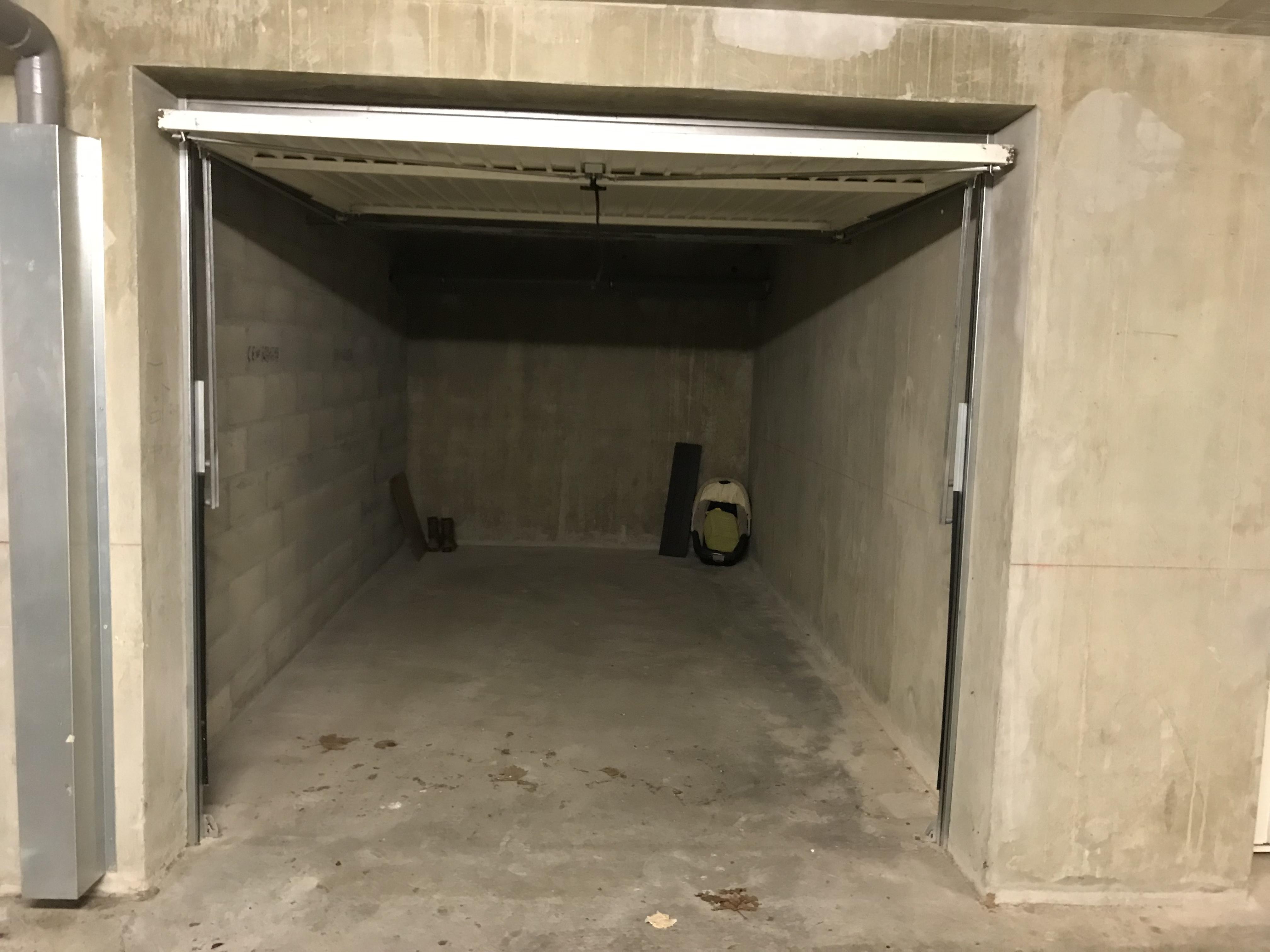 Garage fermé / Chambery / 13m²