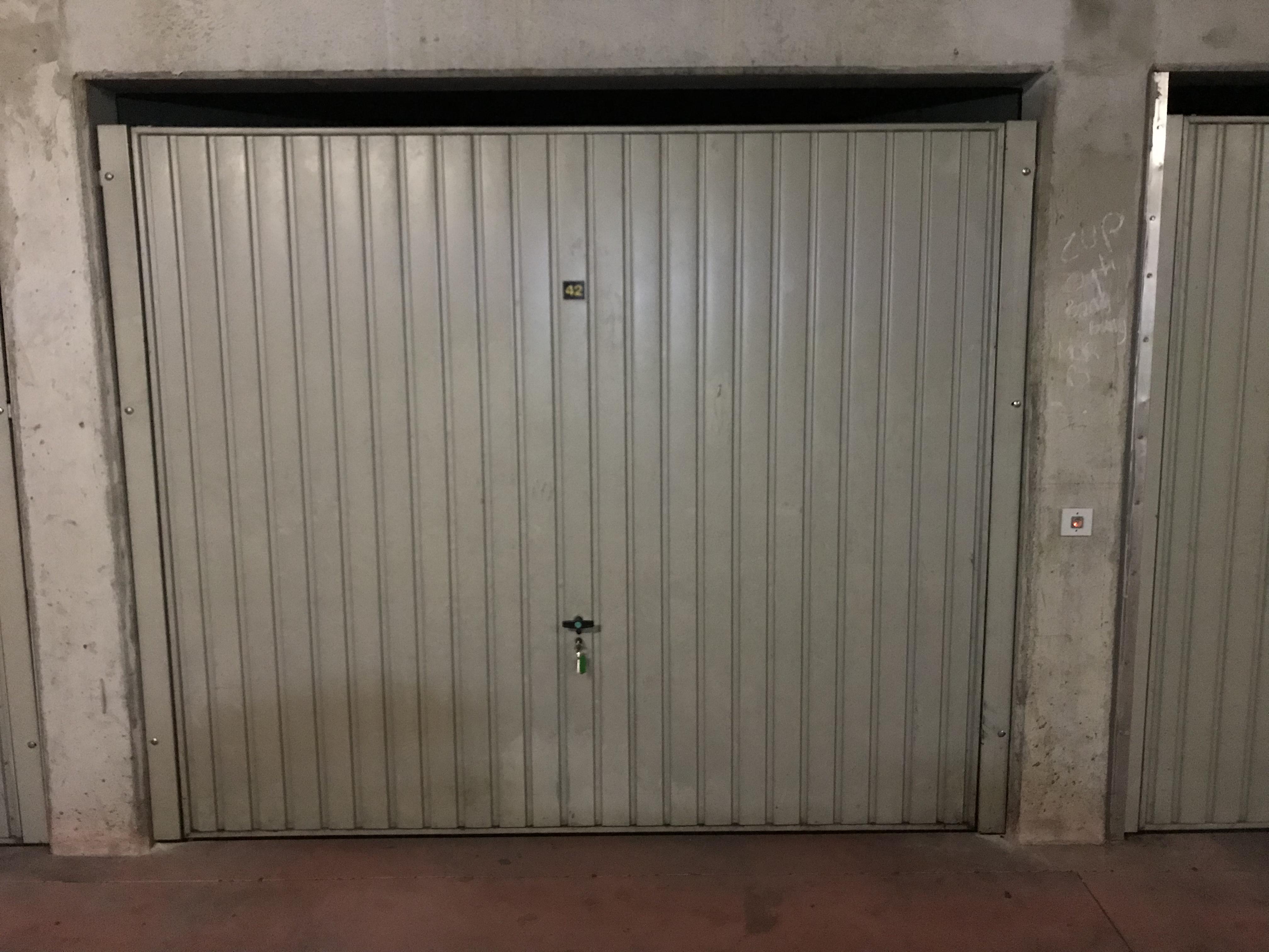 Garage fermé pour stationnement - La Ravoire