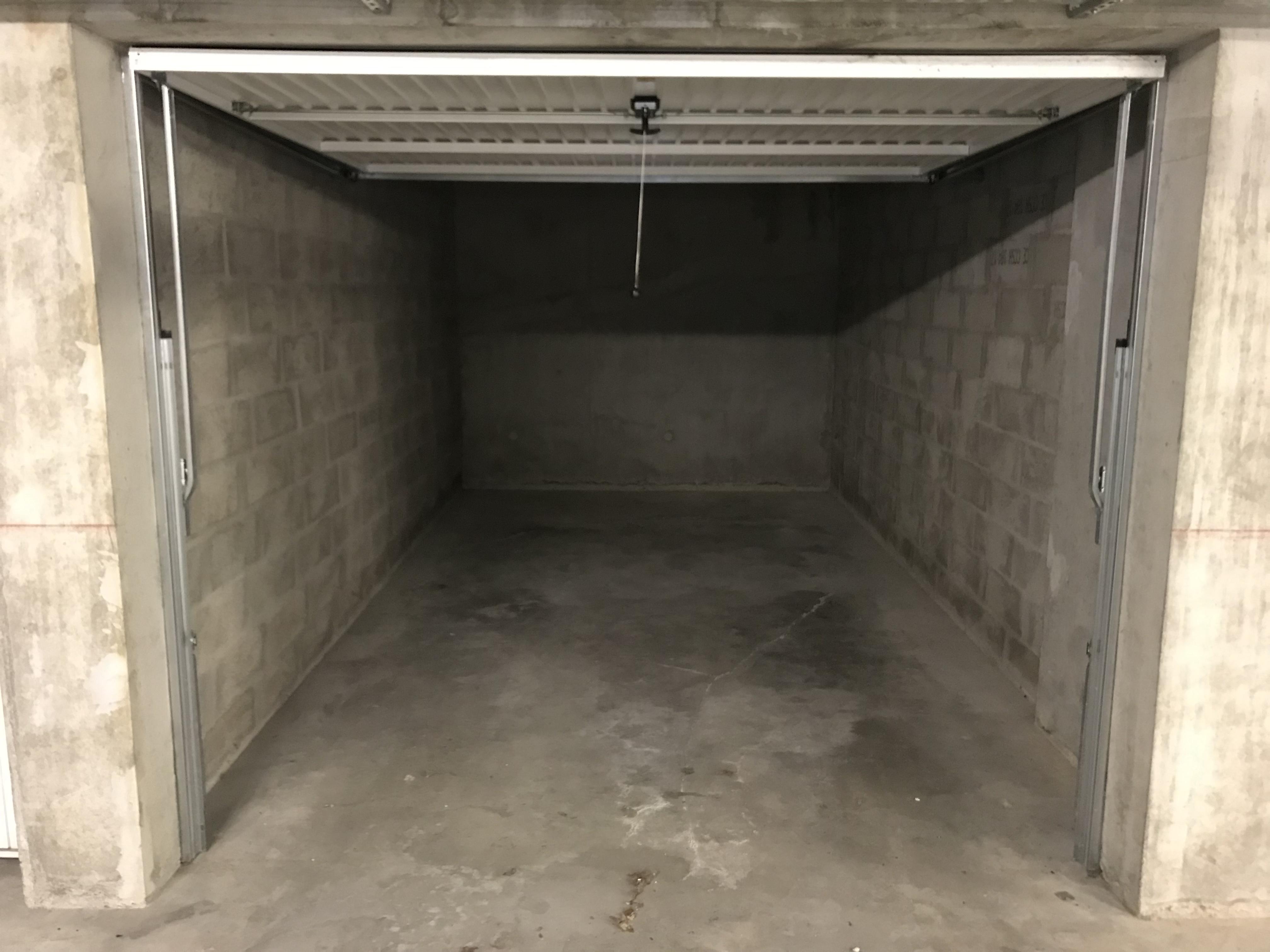À louer Garage fermé - Ravoire