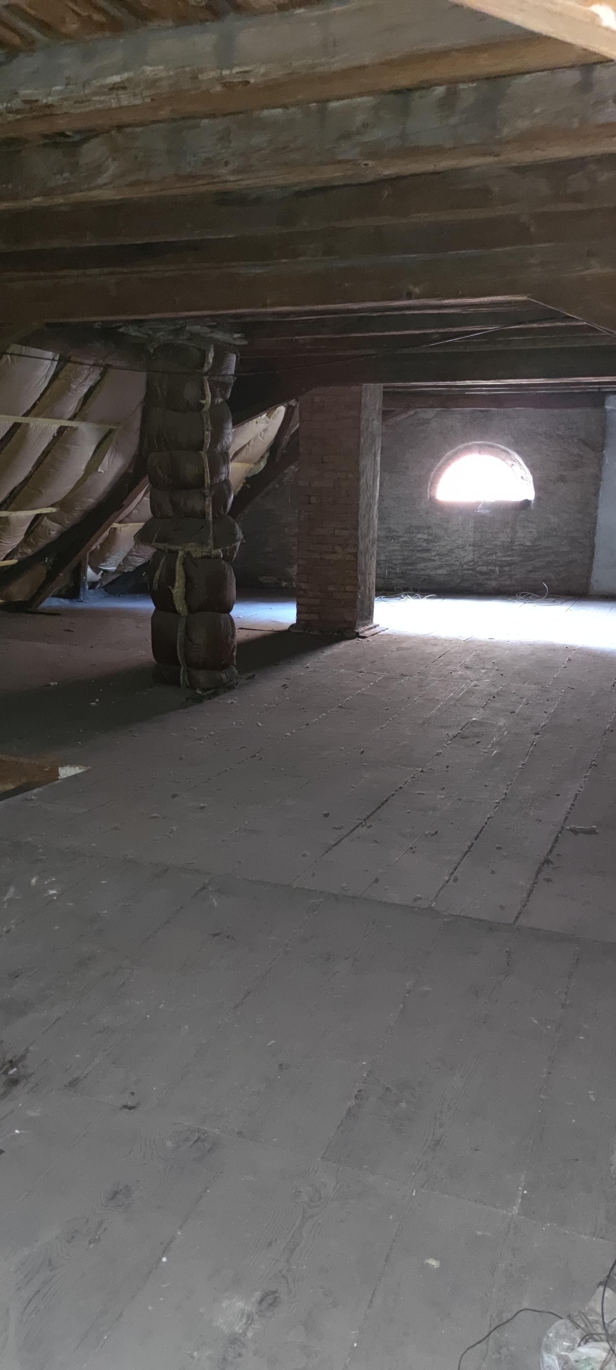 Grenier 160 M2, remparts isolés