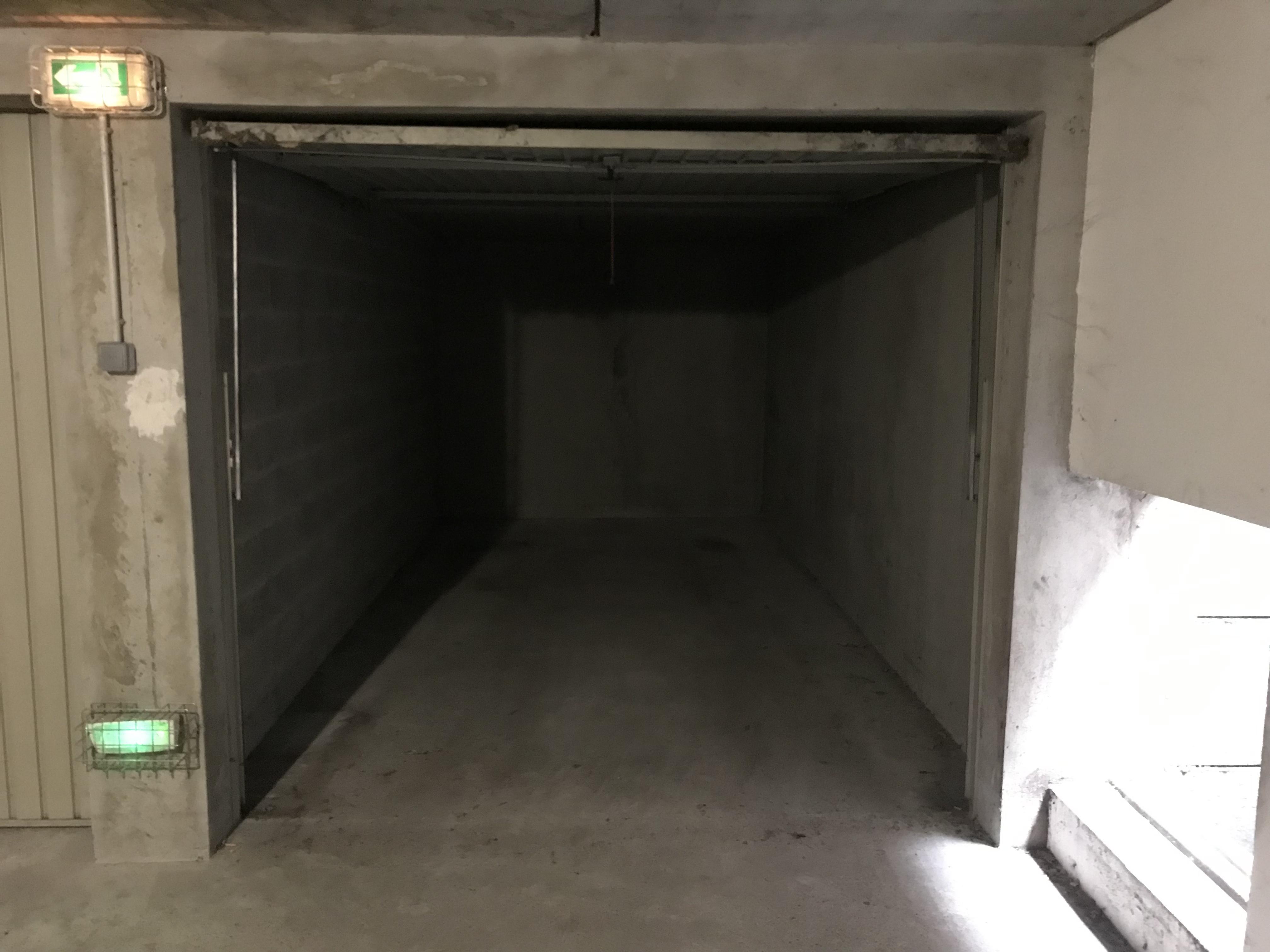 Garage fermé / Parking / La Motte-Servolex