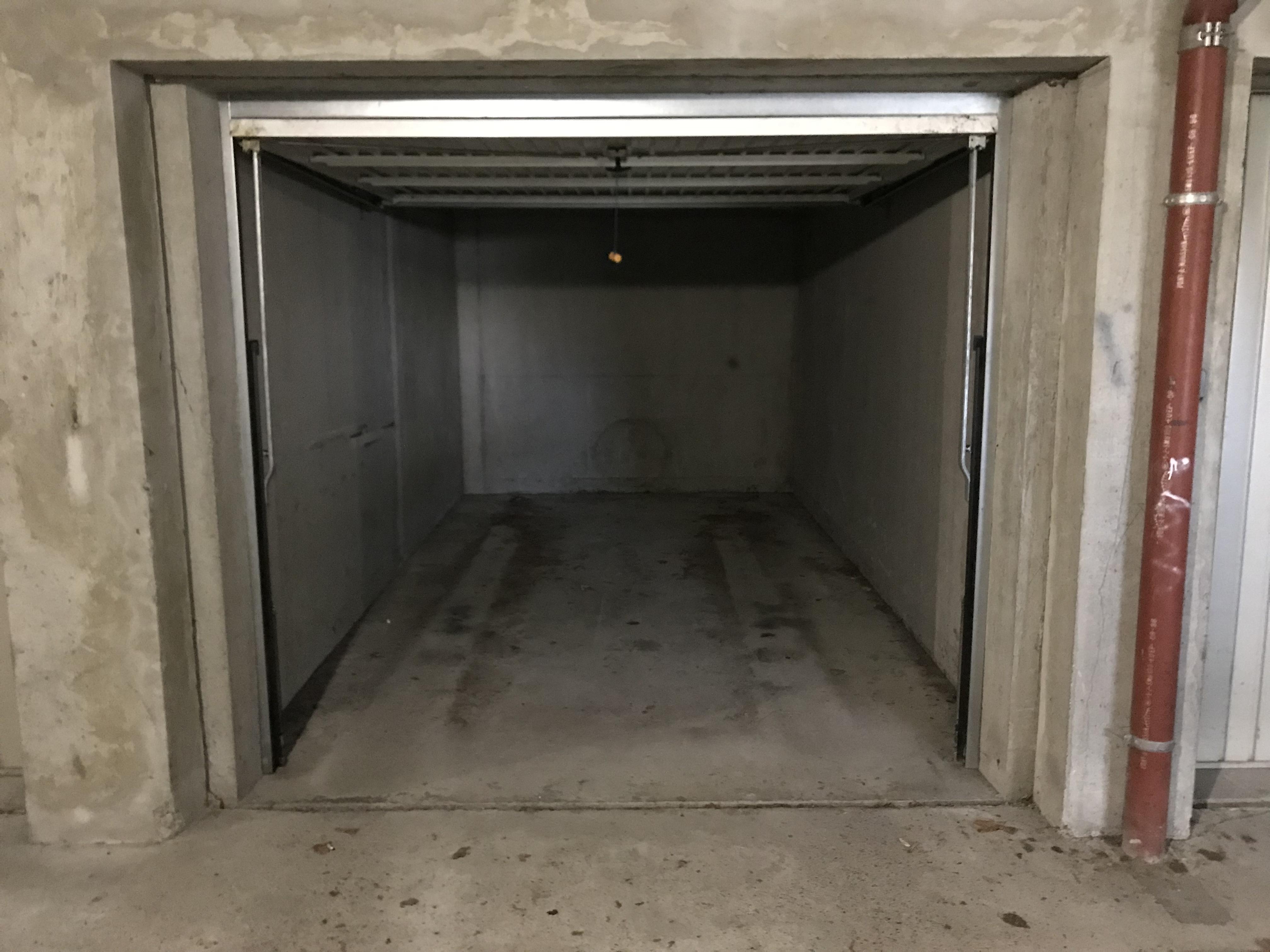 Garage fermé /parking/ La Motte Servolex