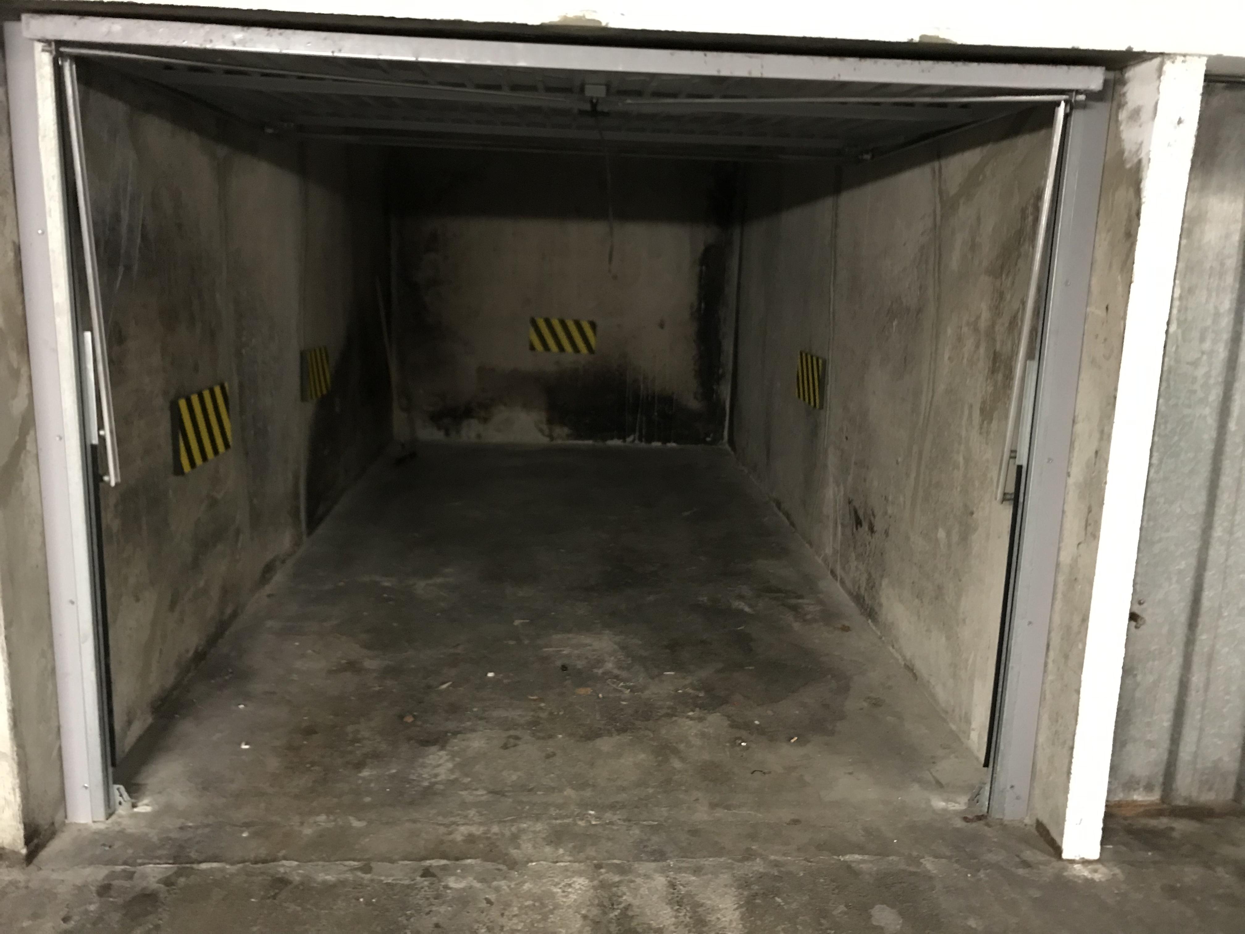 Box fermé de 13m² à La Motte-Servolex