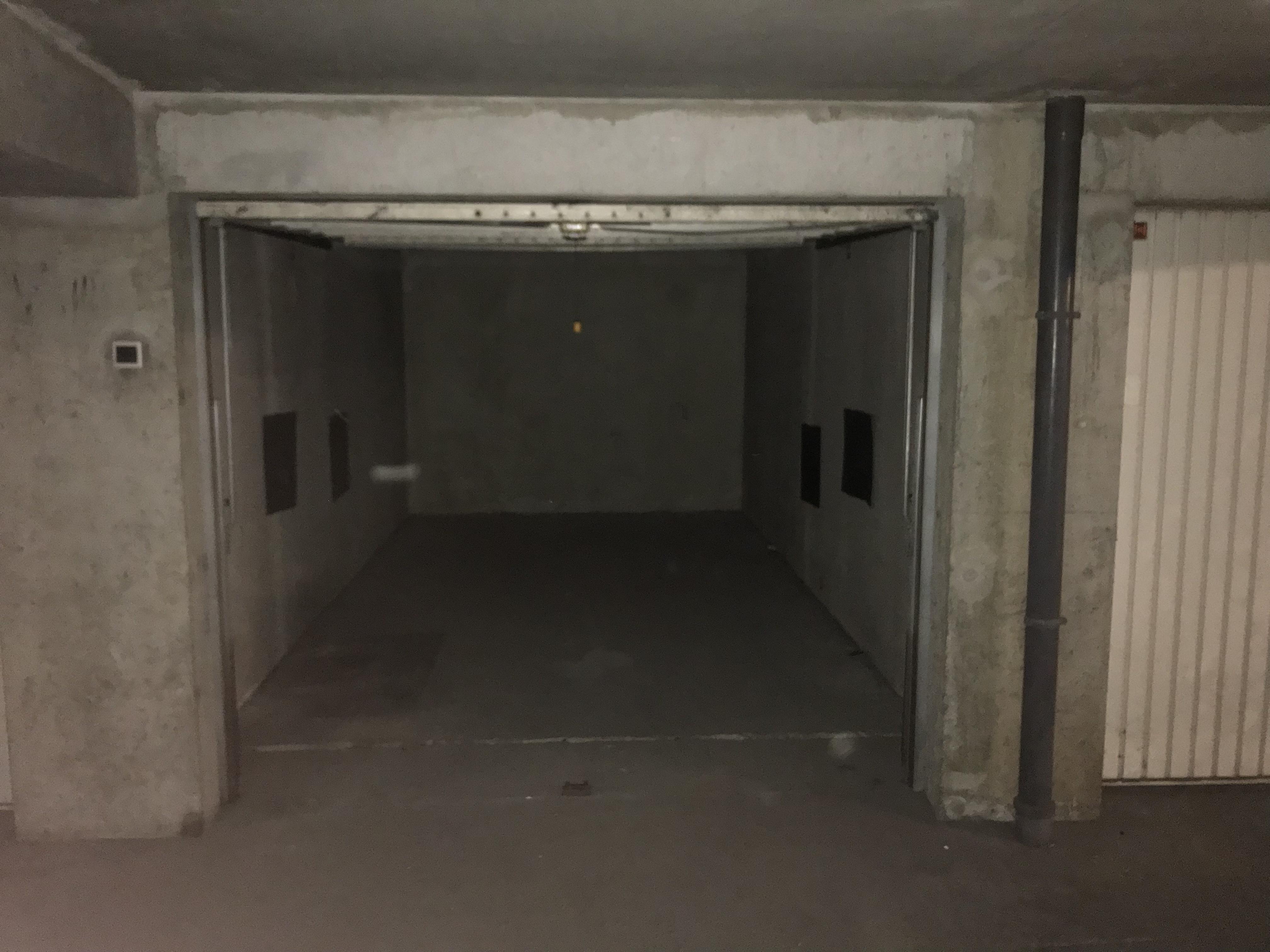 Garage fermé / Parking / La Motte-Servolex