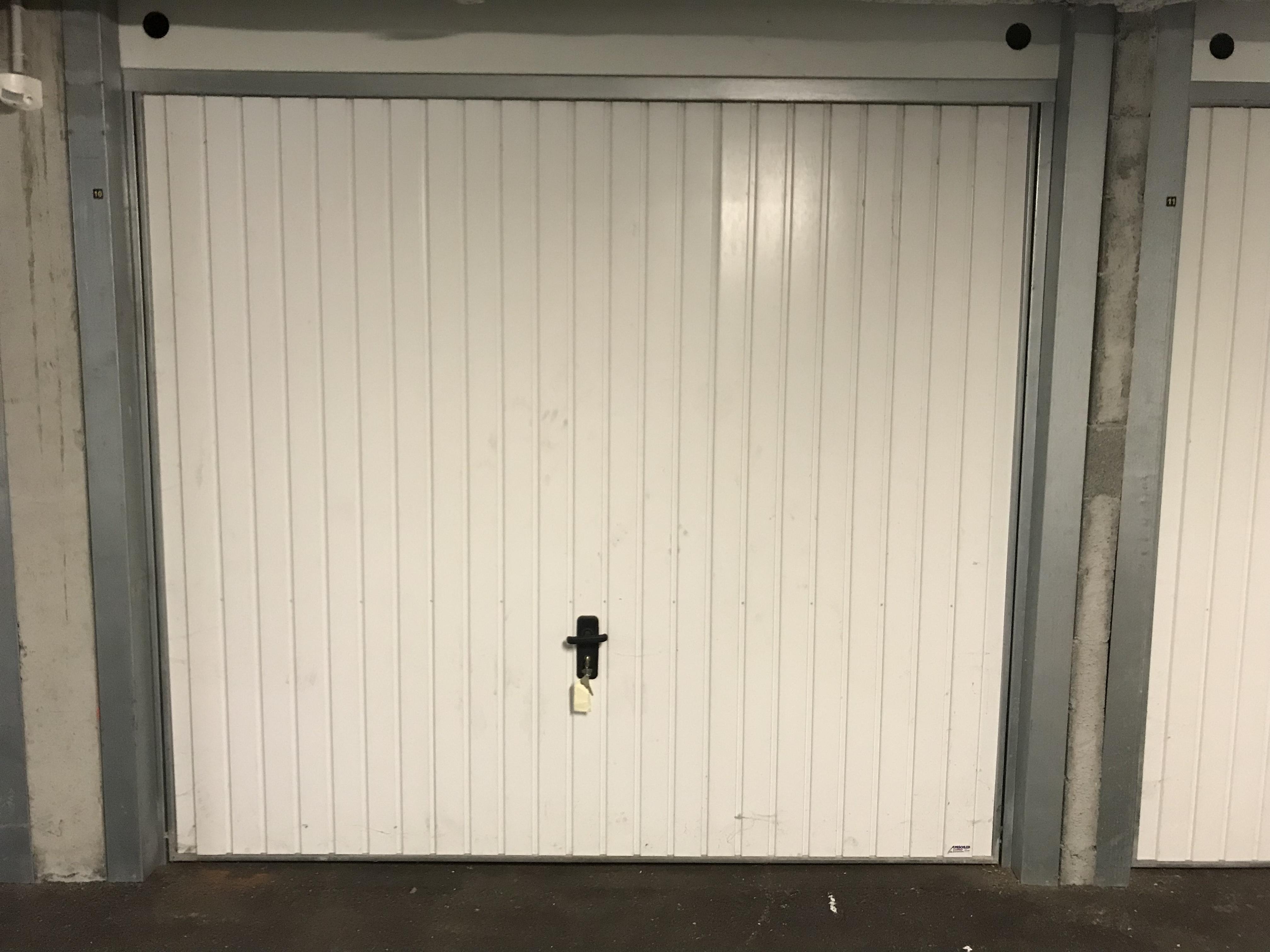 Garage fermé - parking - 14m²