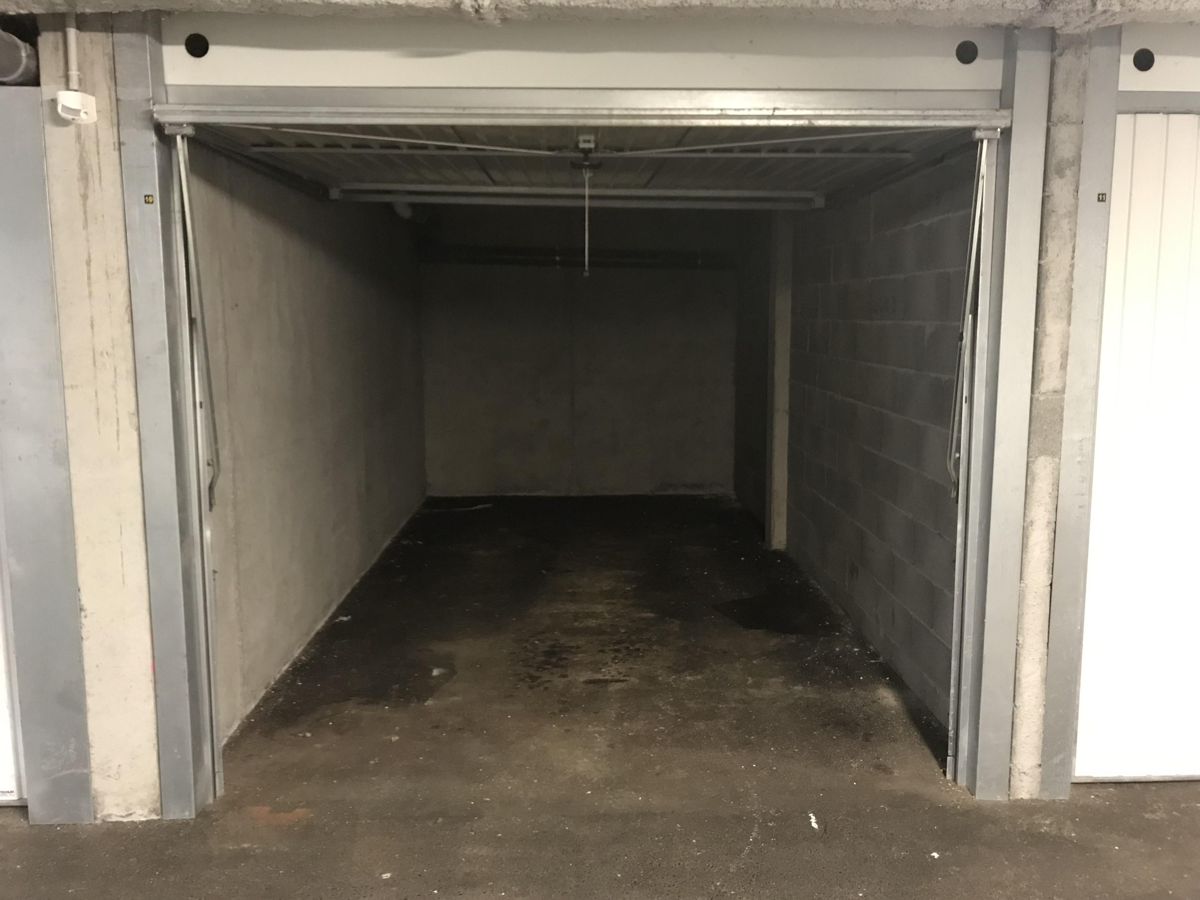 Garage fermé - parking - 14m²
