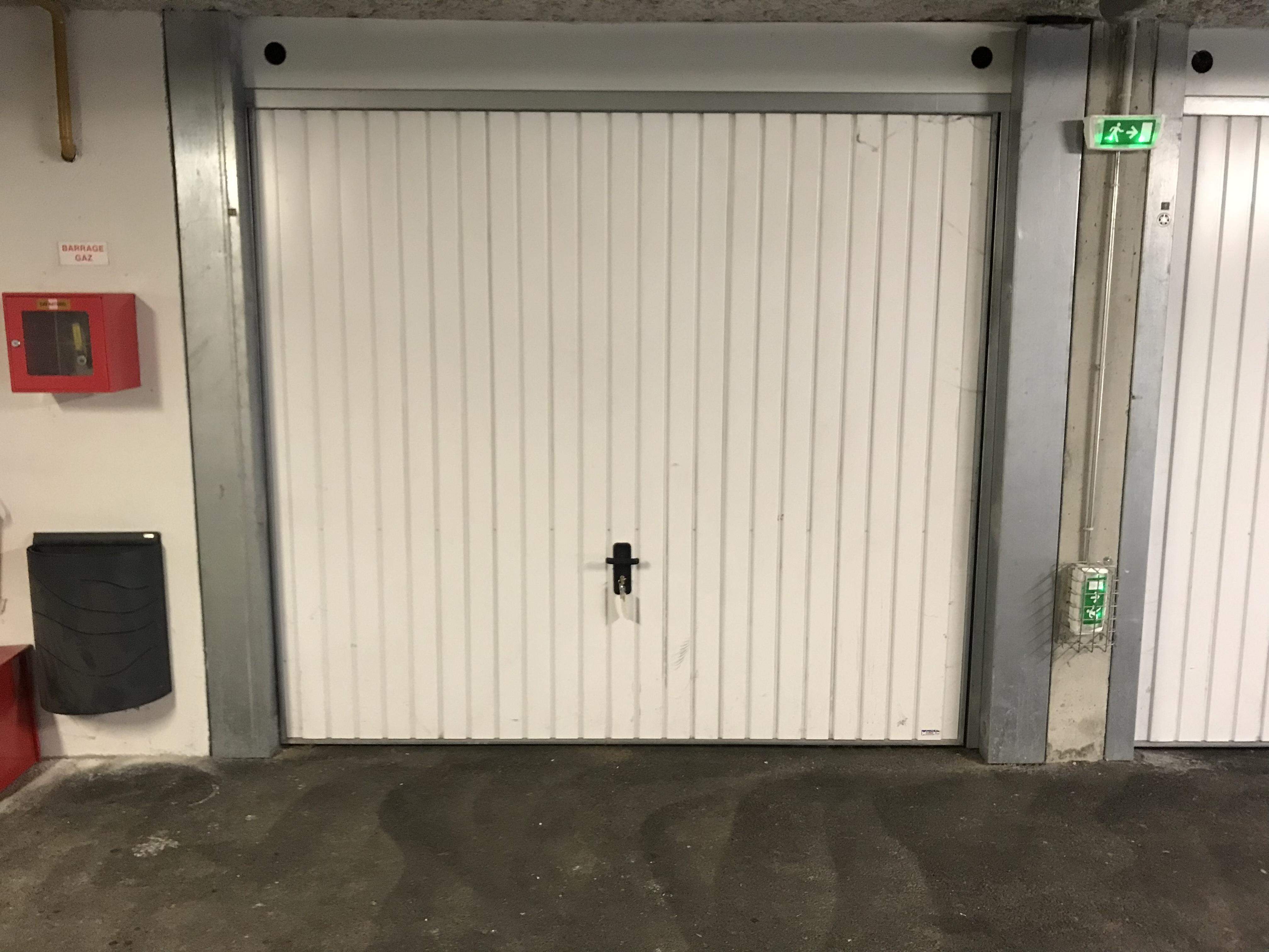 Garage fermé - parking - 15m²