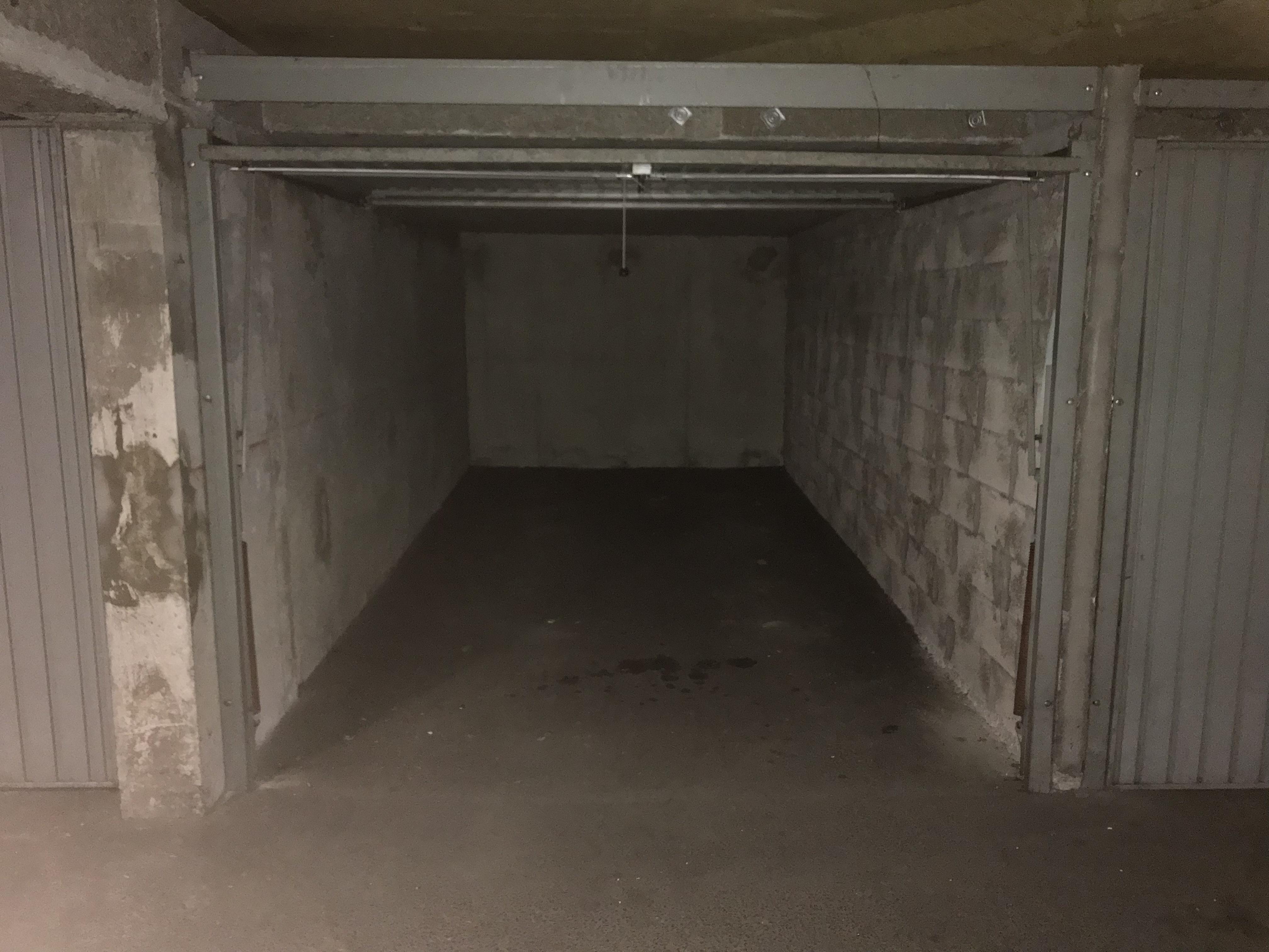 Garage fermé - parking - Cognin