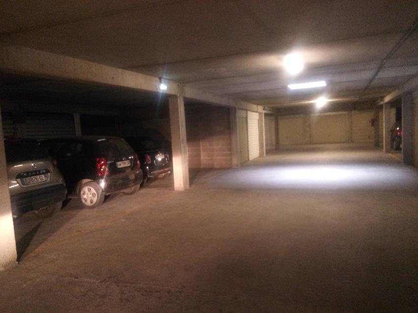 BOX pour stockage, Storage + petite voiture