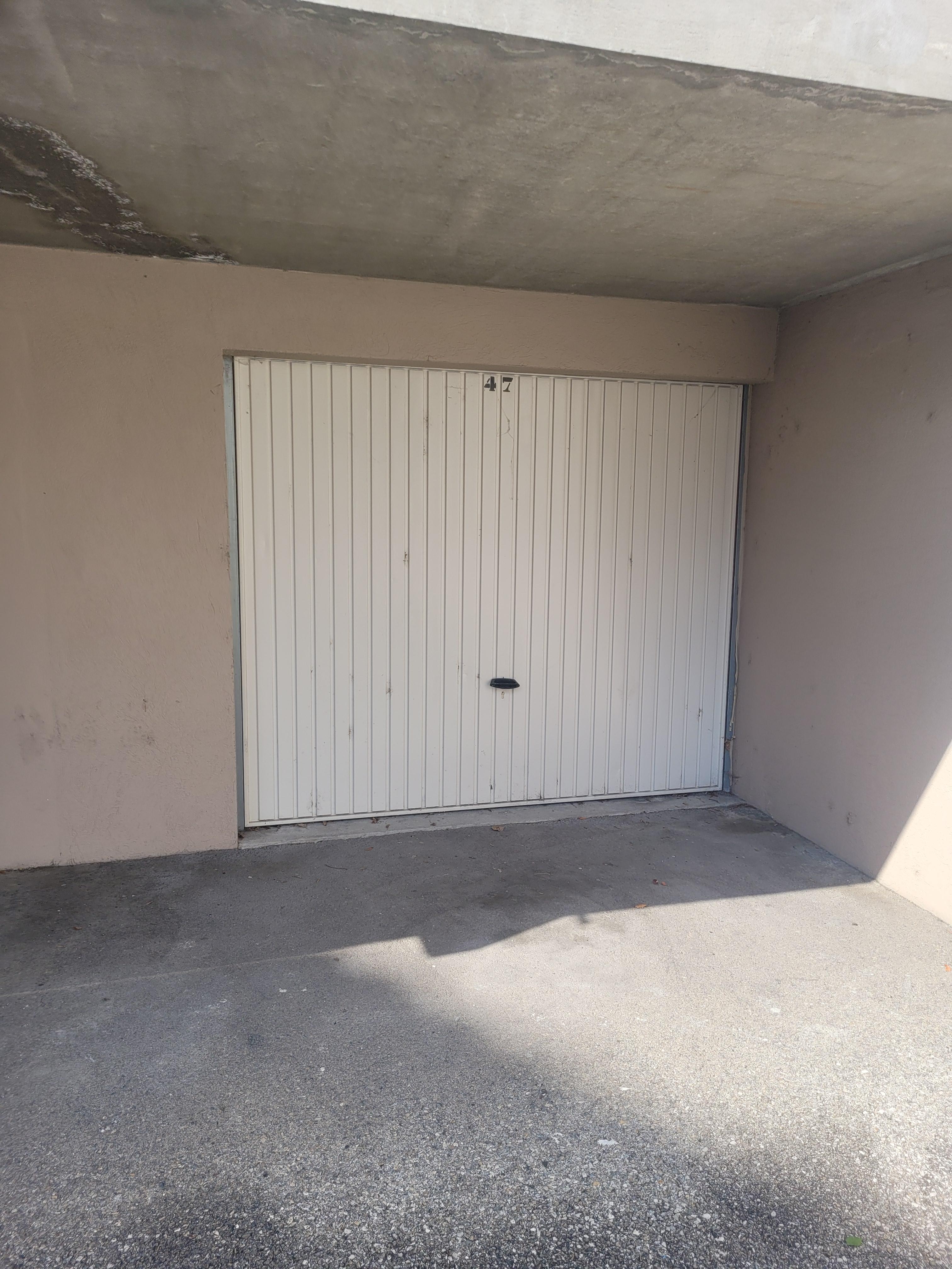 Box de stockage / Garage / Le Pont