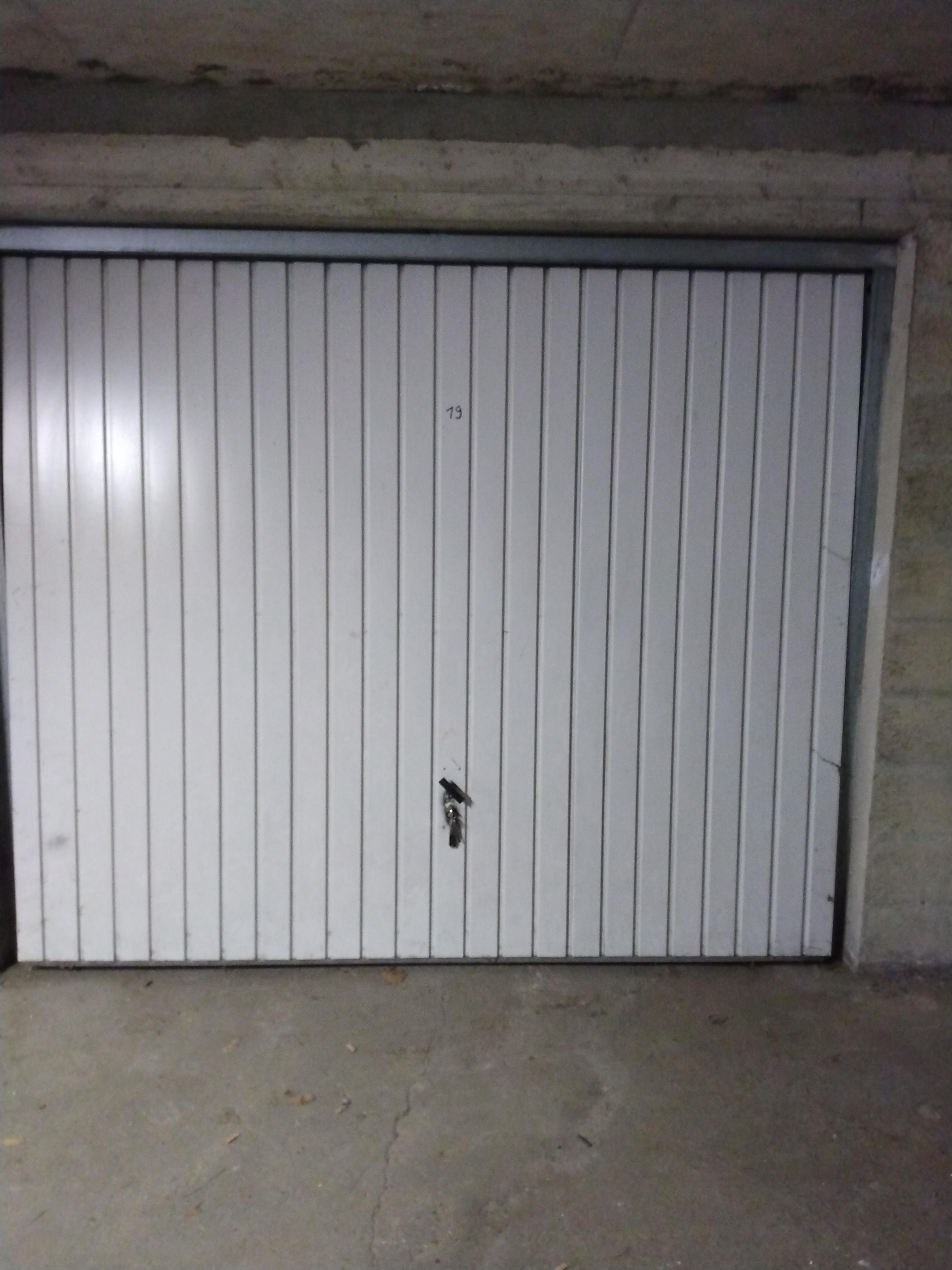 Garage fermé en location - 18m²