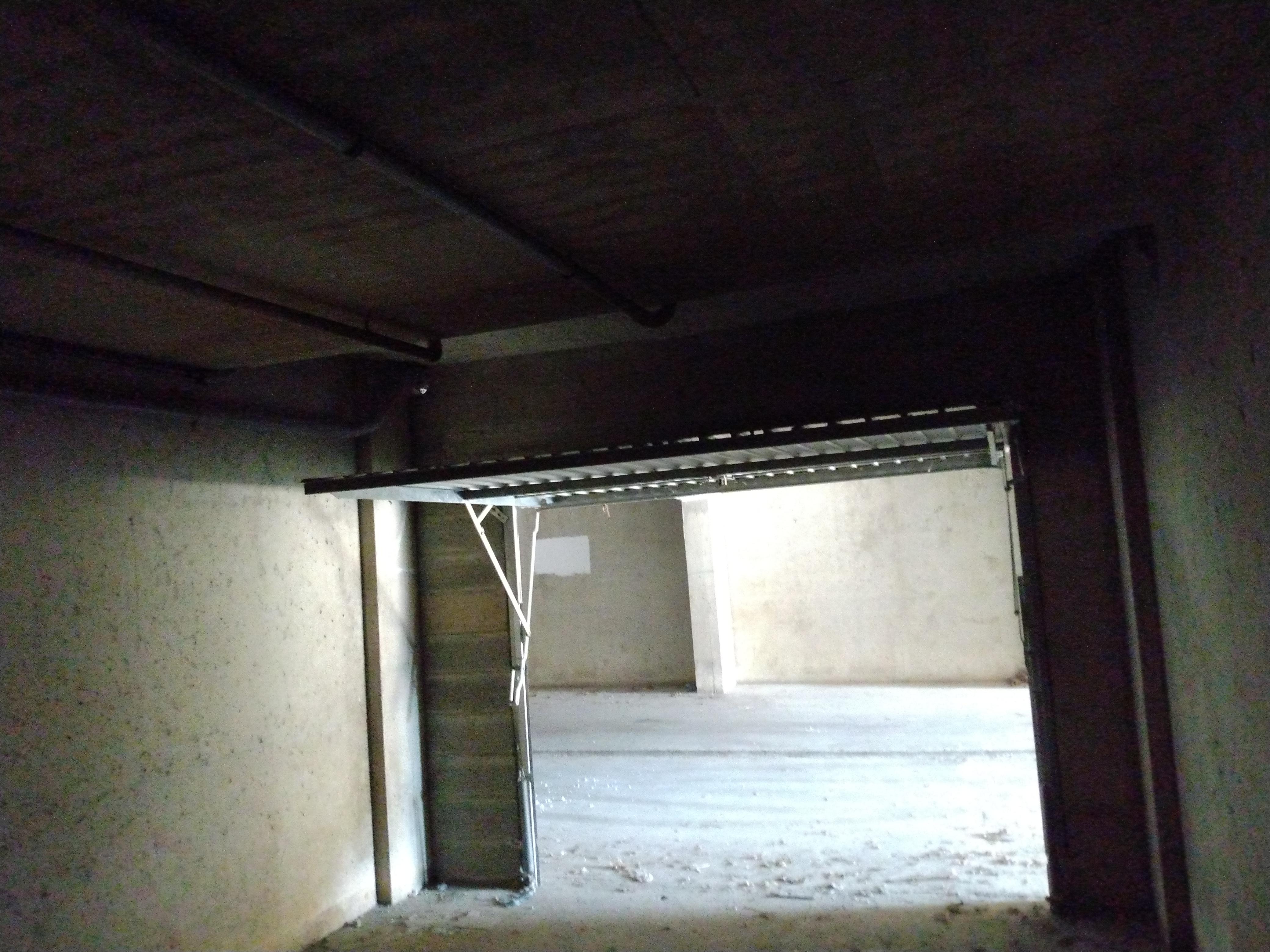 Garage fermé en location - 18m²