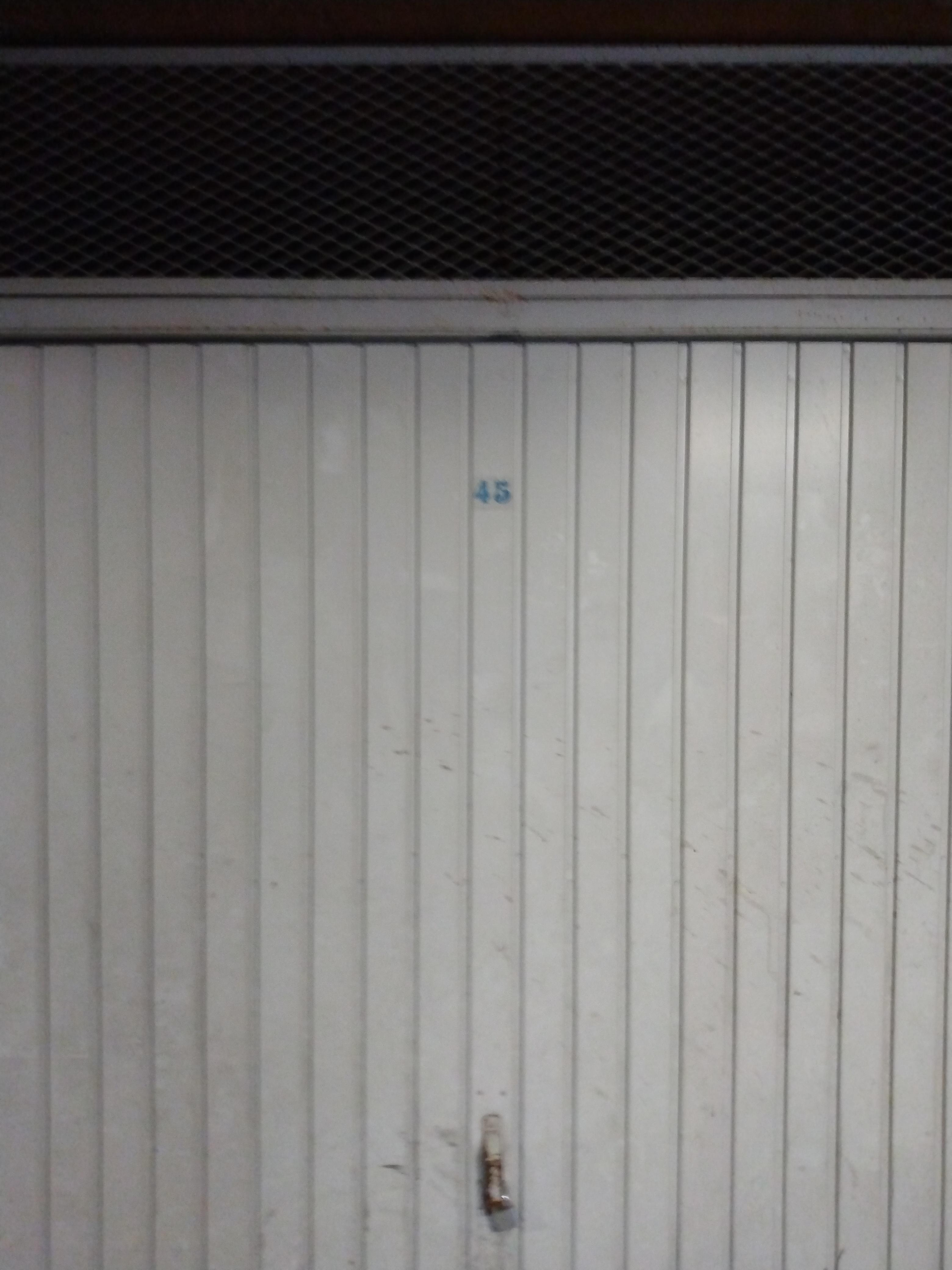 Garage fermé / Parking / 14m²