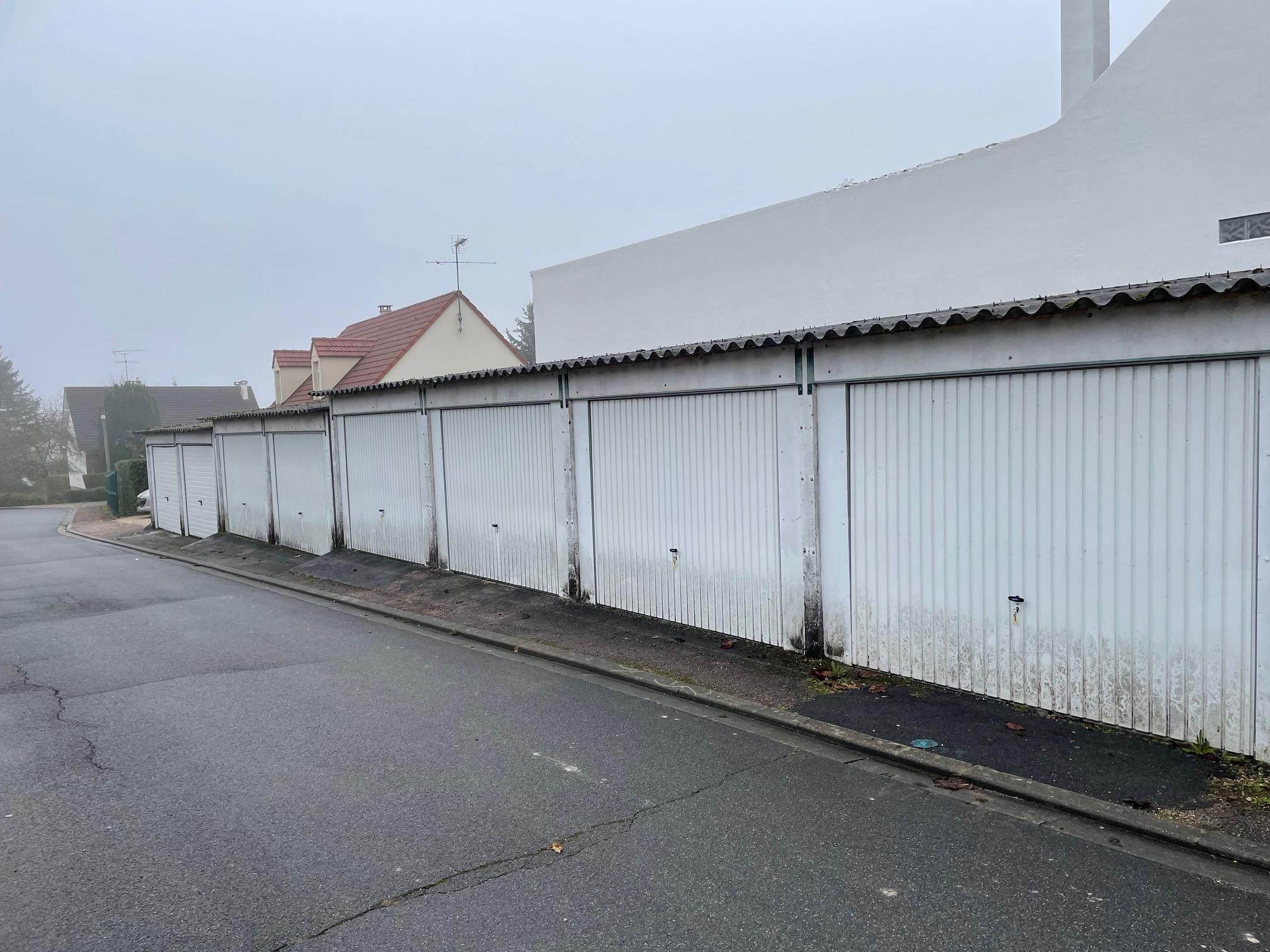 Amilly - garde meuble / garage à louer