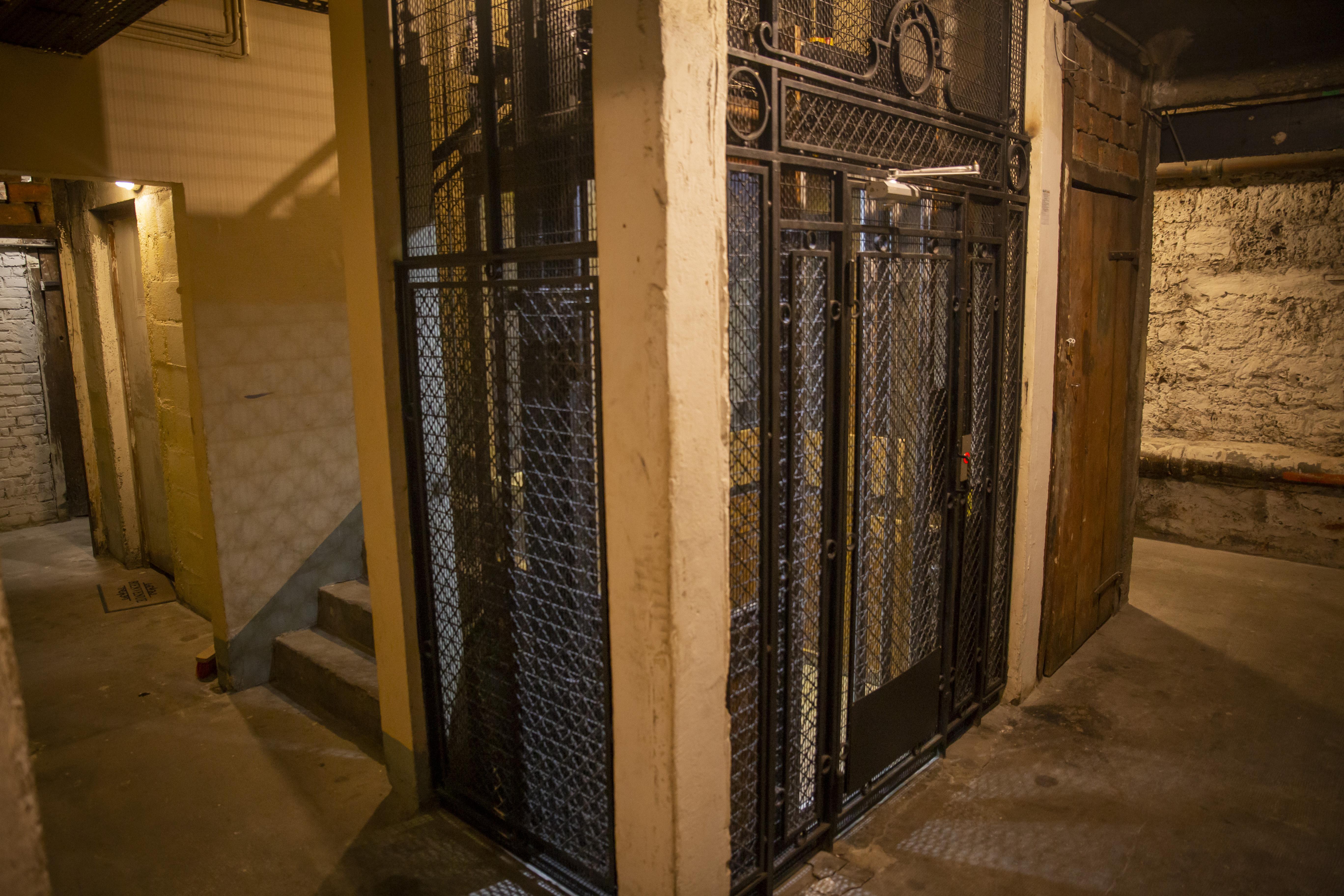 Cave de 5m2 saine et sécurisé, Montmartre