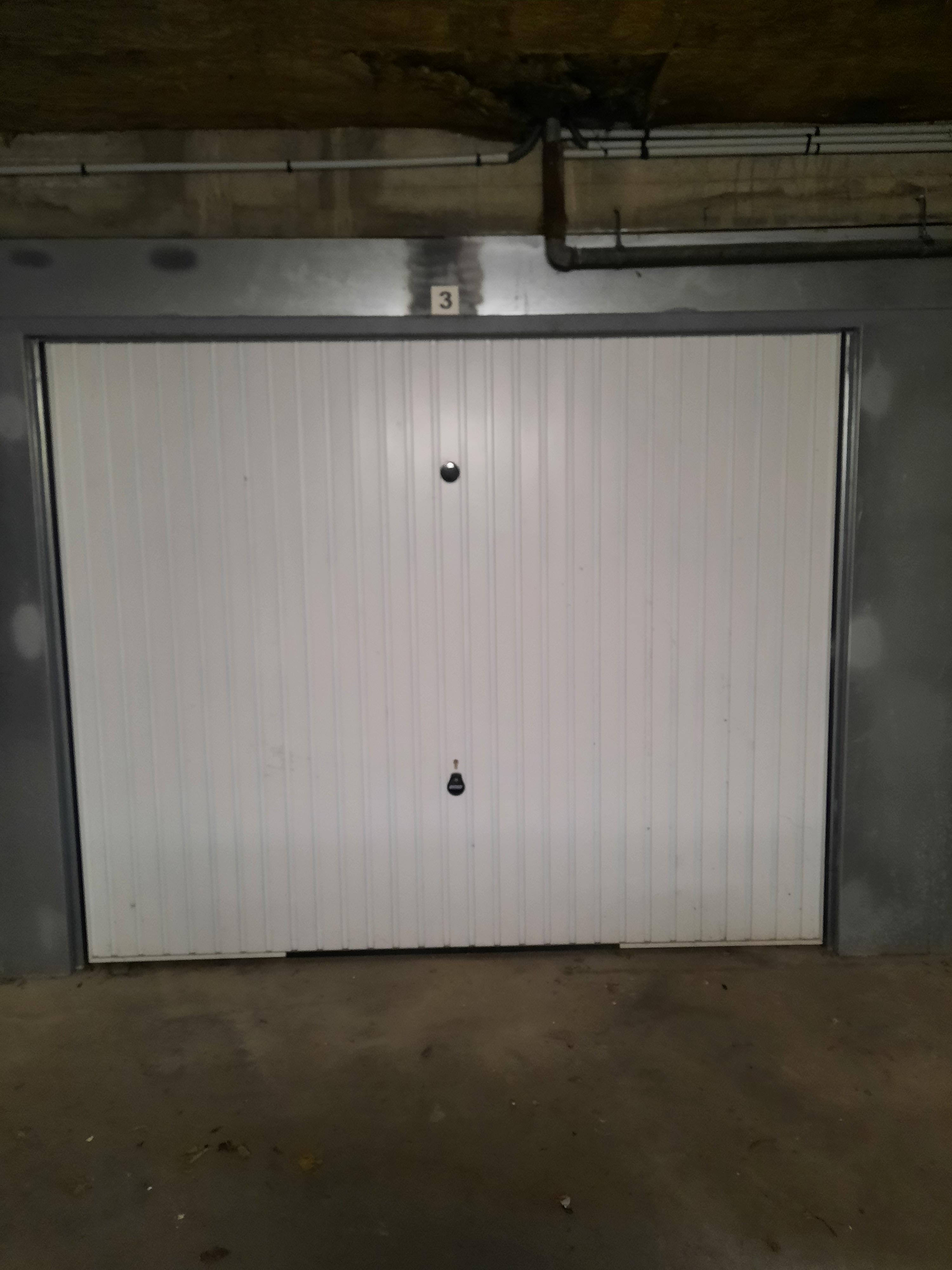 Garage fermé - parking - Auneuil