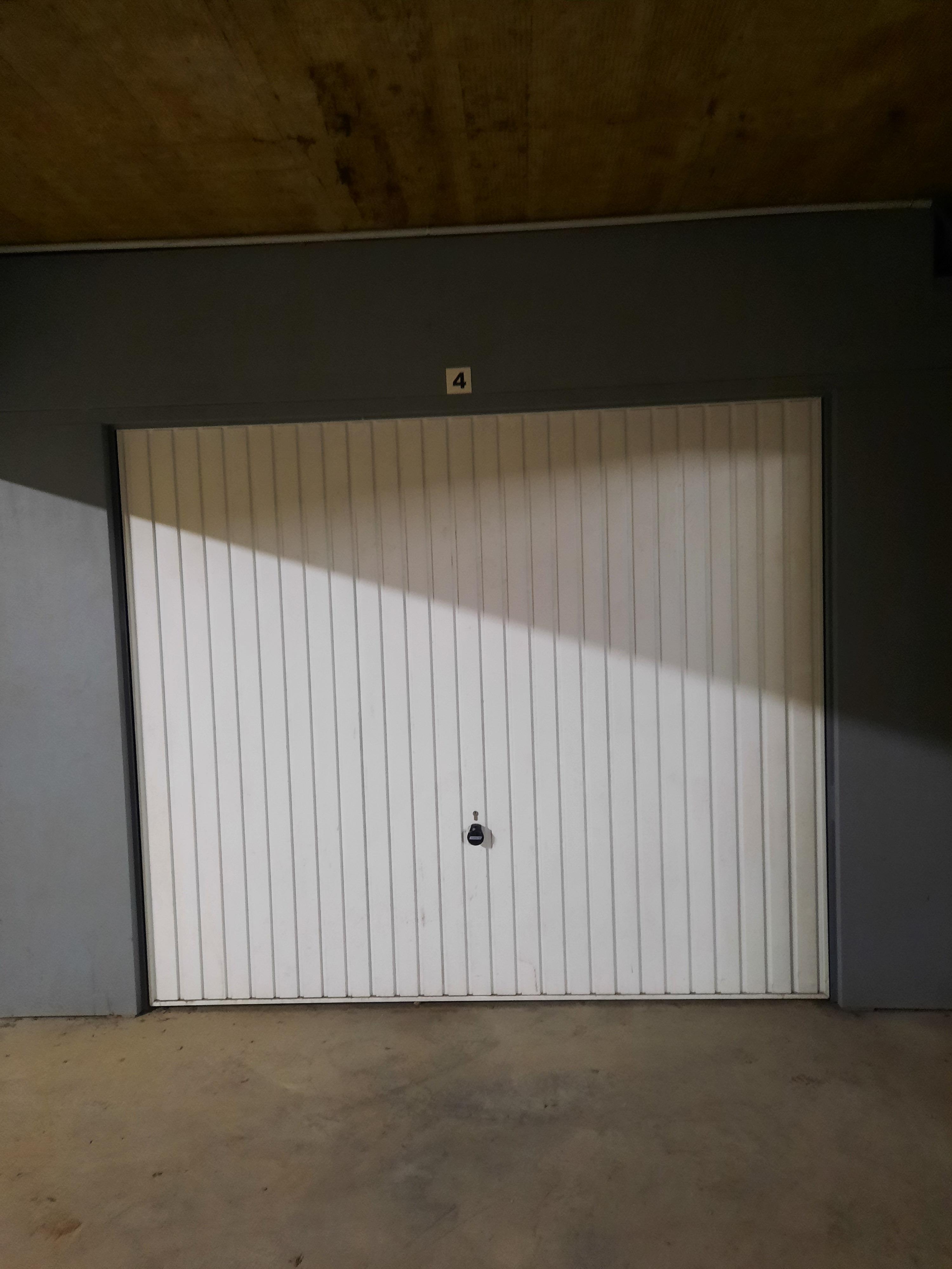 Garage fermé - Parking - Auneuil