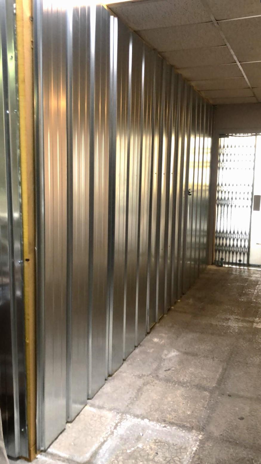 BOX DE STOCKAGE SECURISE 13 M²