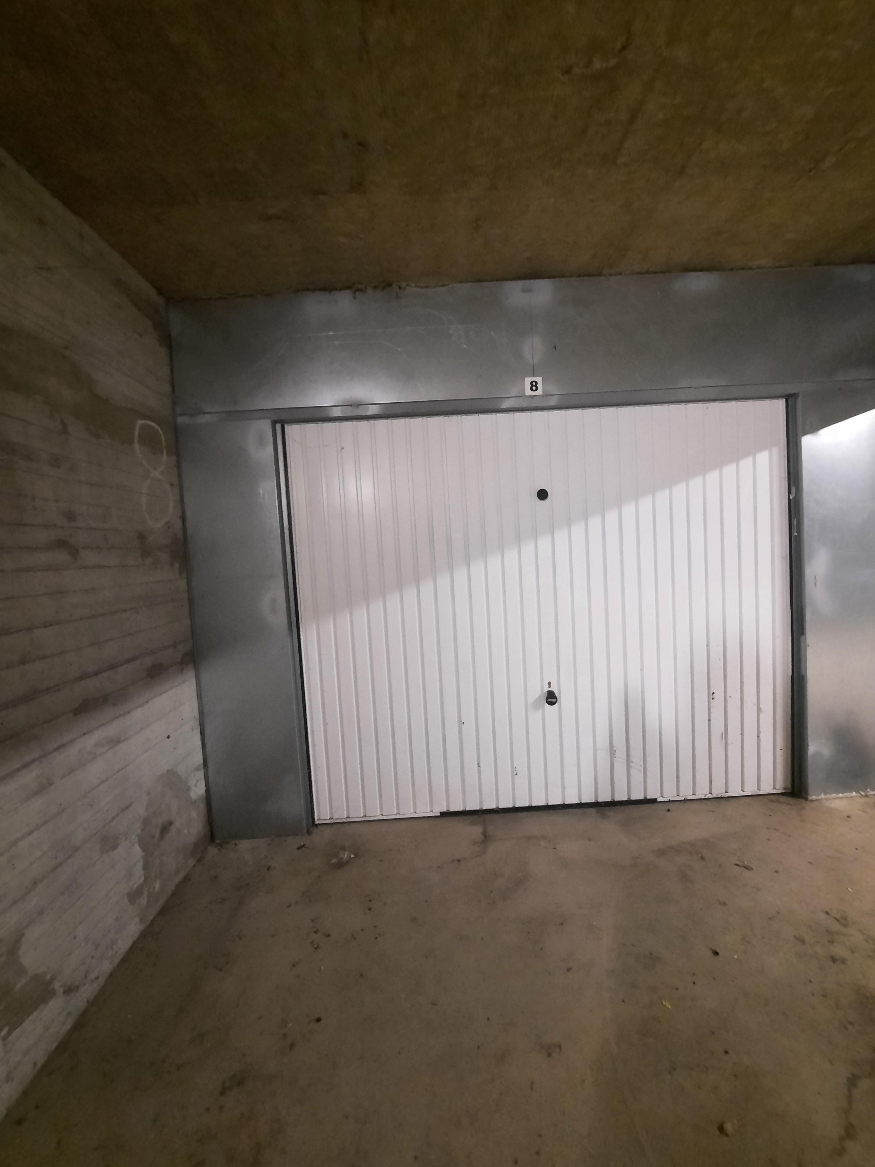 Garage fermé - Parking - Auneuil