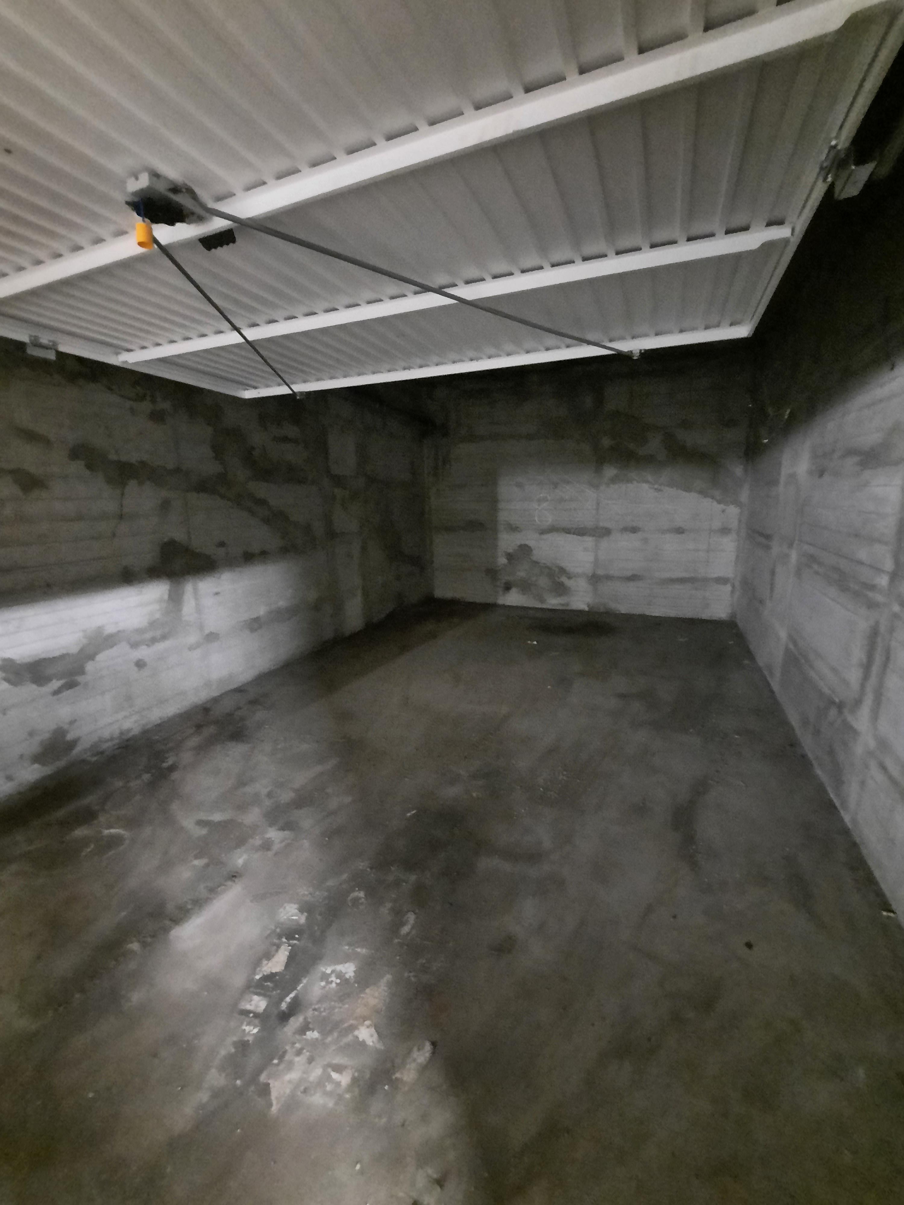 Garage fermé - Parking - Auneuil