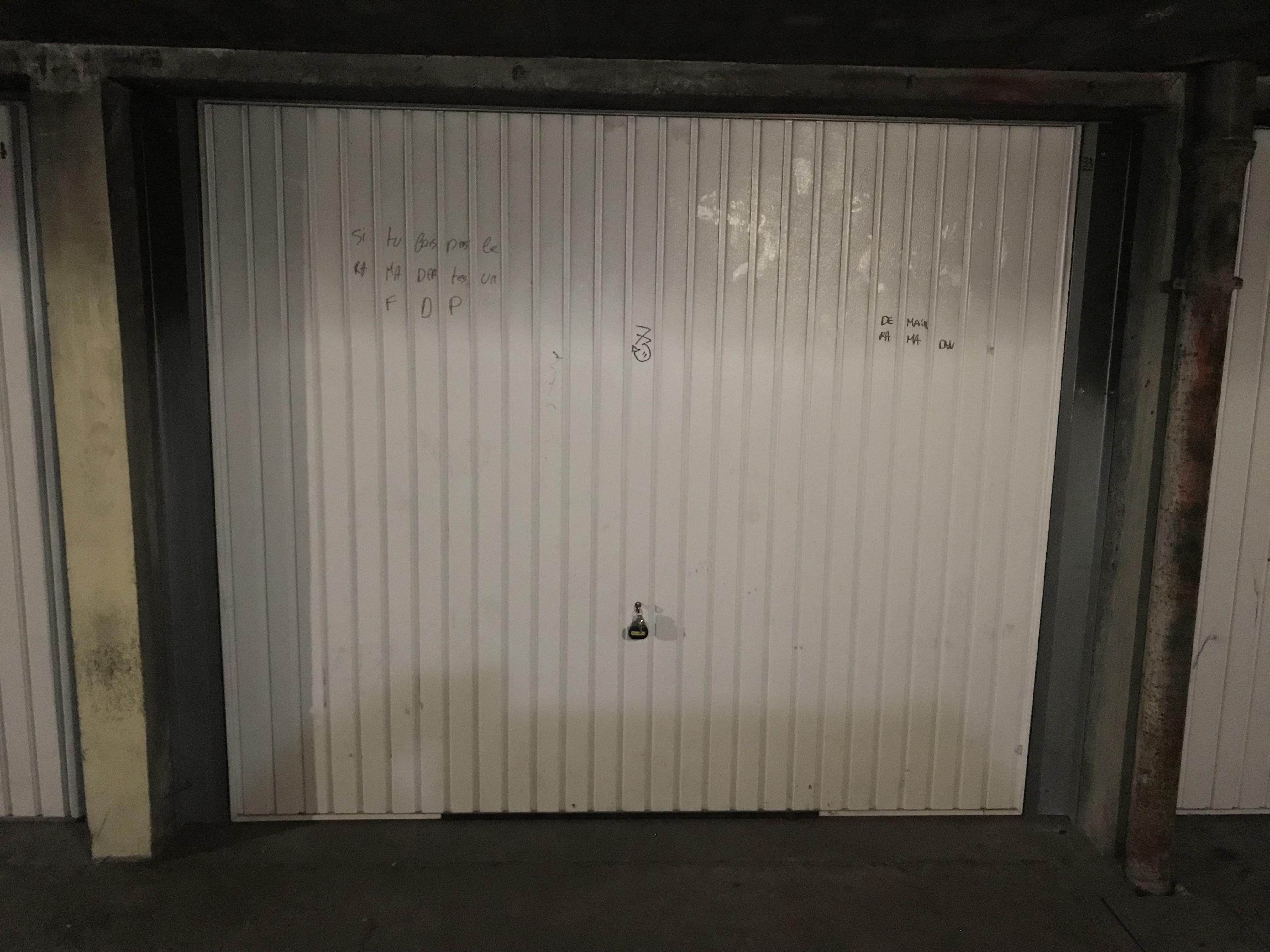 Garage fermé à louer