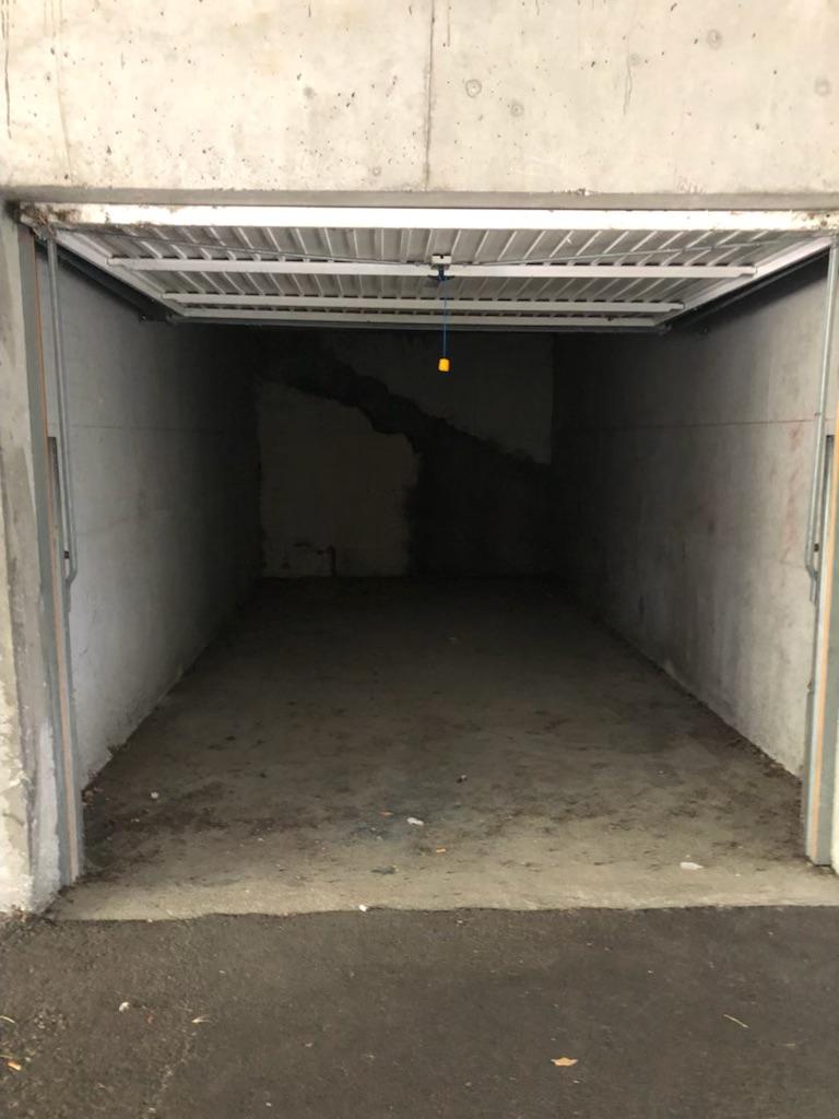 Garage à louer en sous-sol