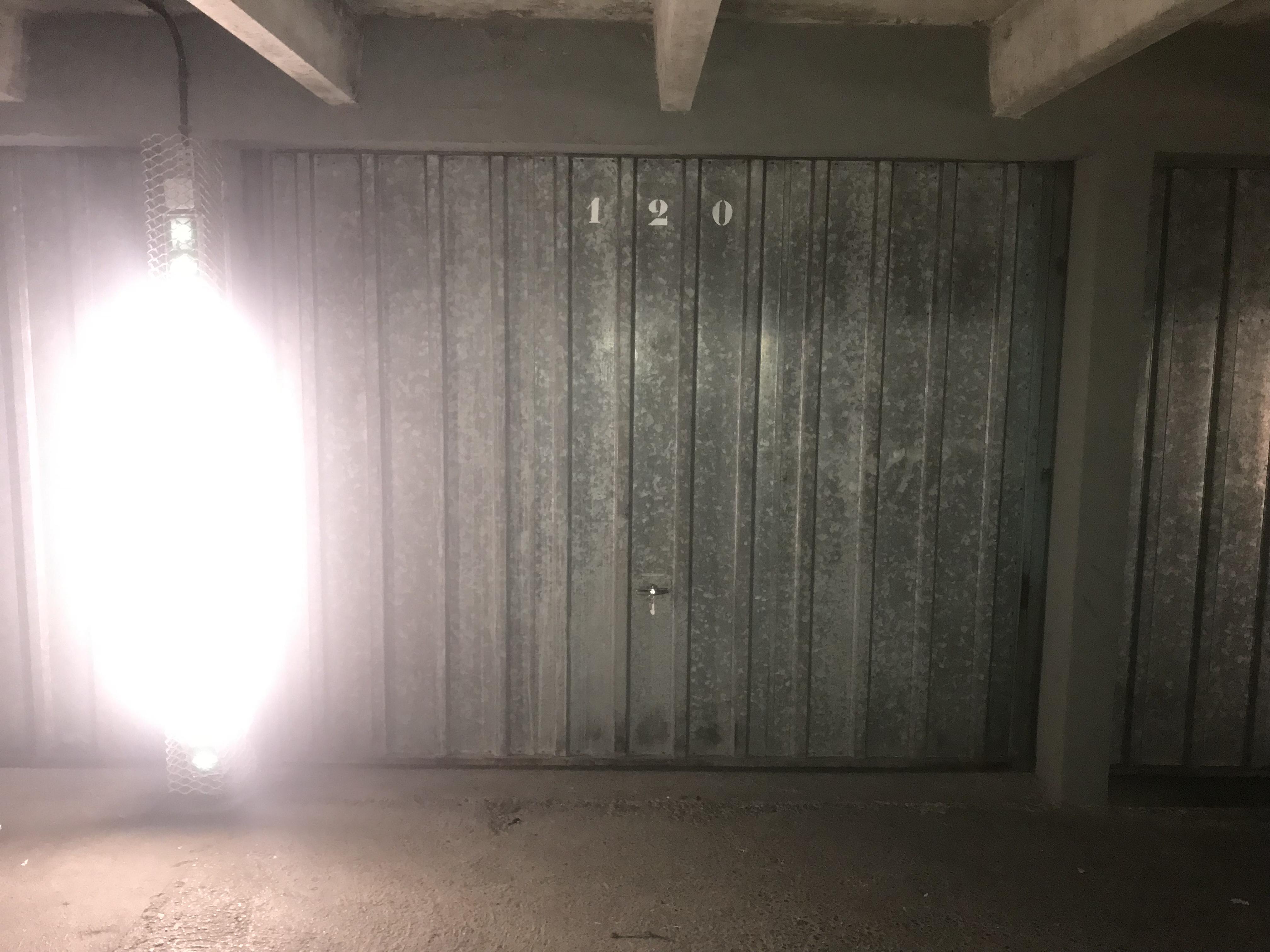 Garage de 13m² dans sous-sol de résidence