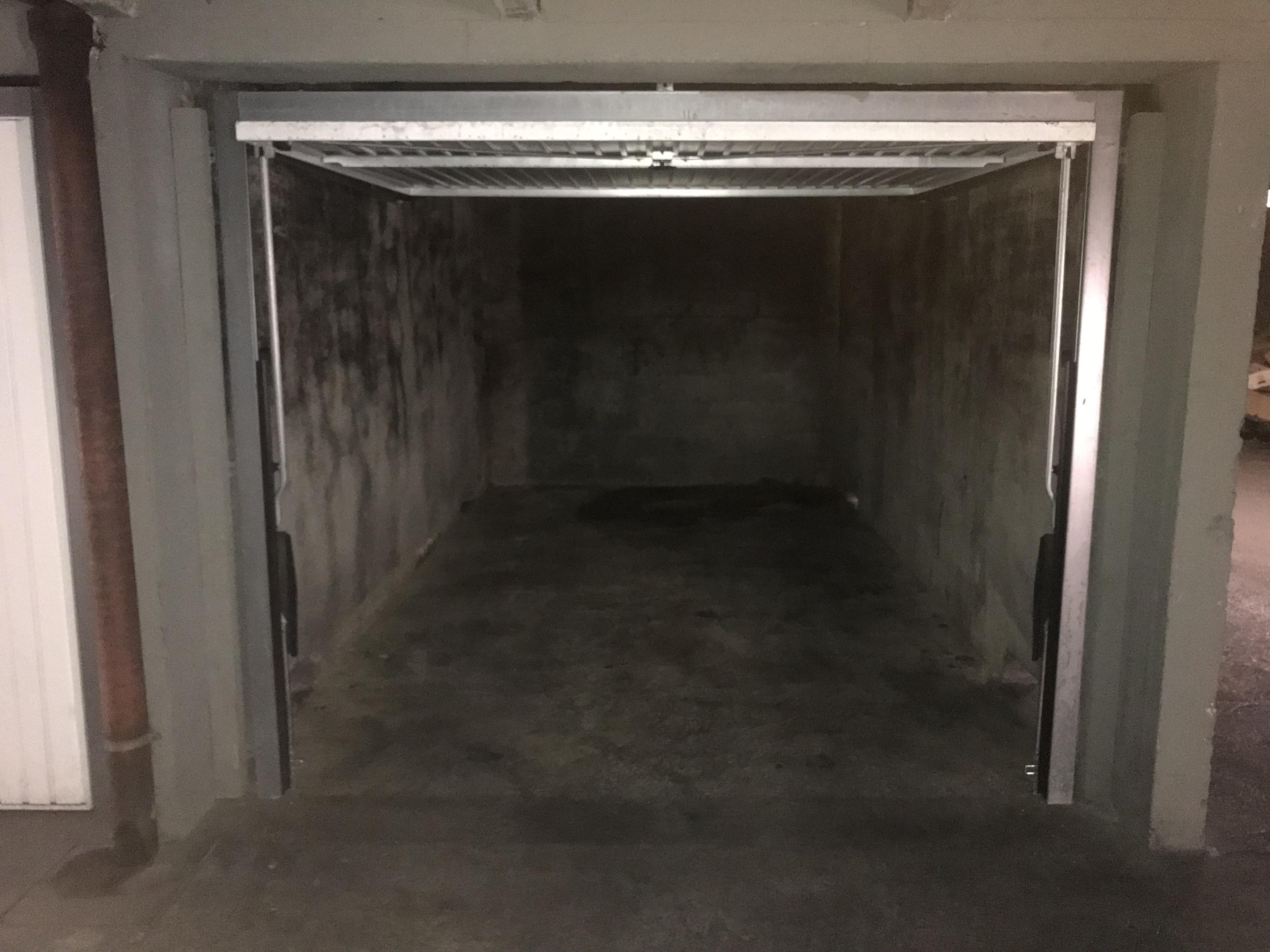 Garage de 13m² dans sous-sol de résidence