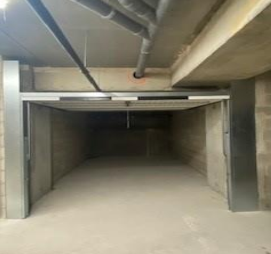Box de stockage neuf sécurisé - 14 m²