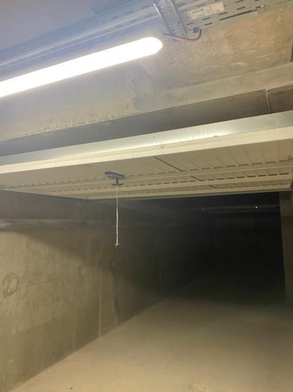 Box pour parking - neuf et sécurisé -