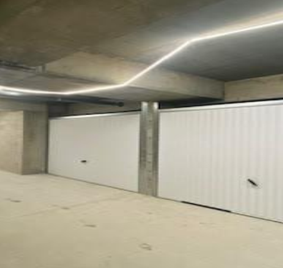 Box pour parking - neuf et sécurisé -