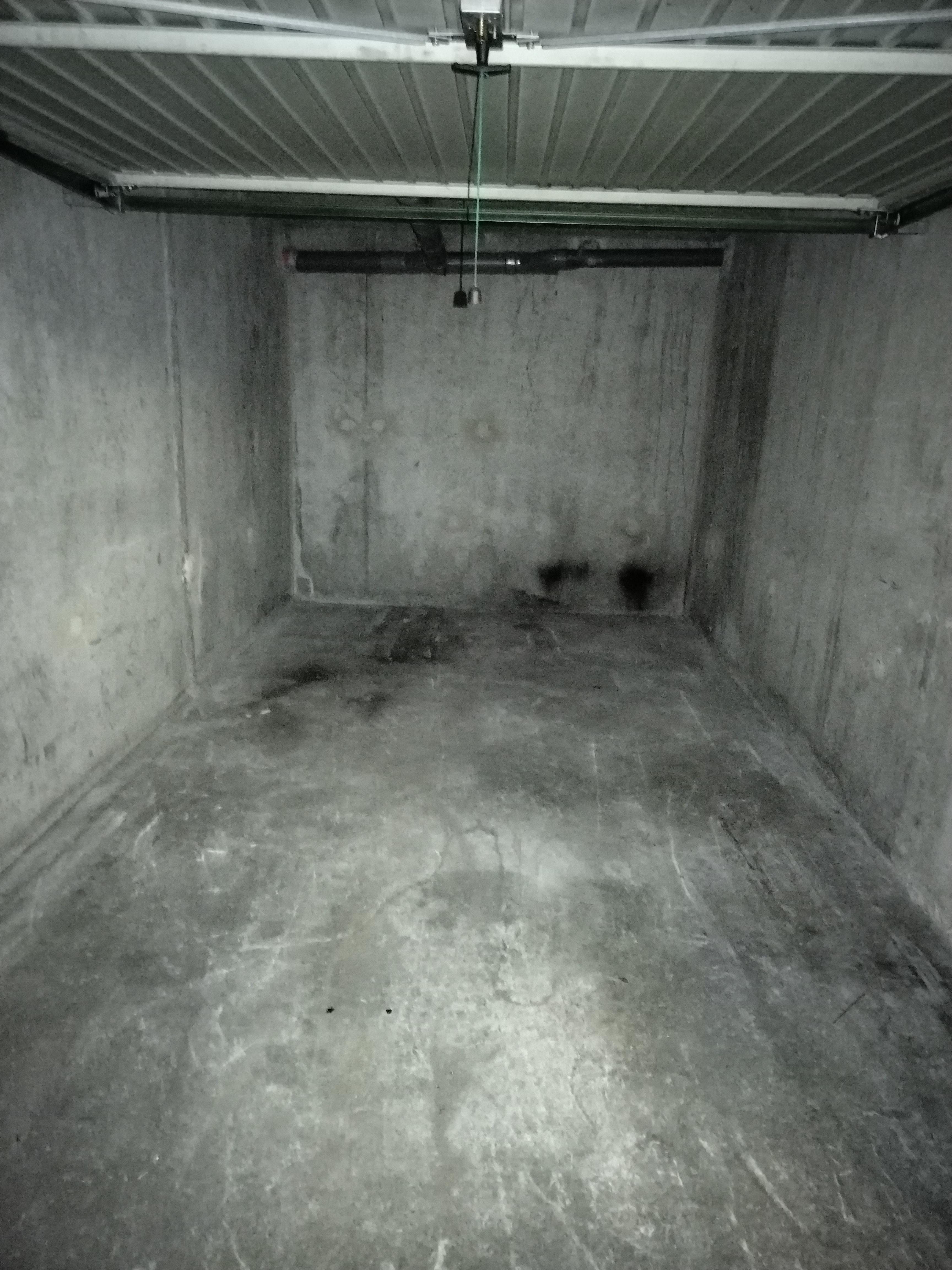 Grand garage 16m²