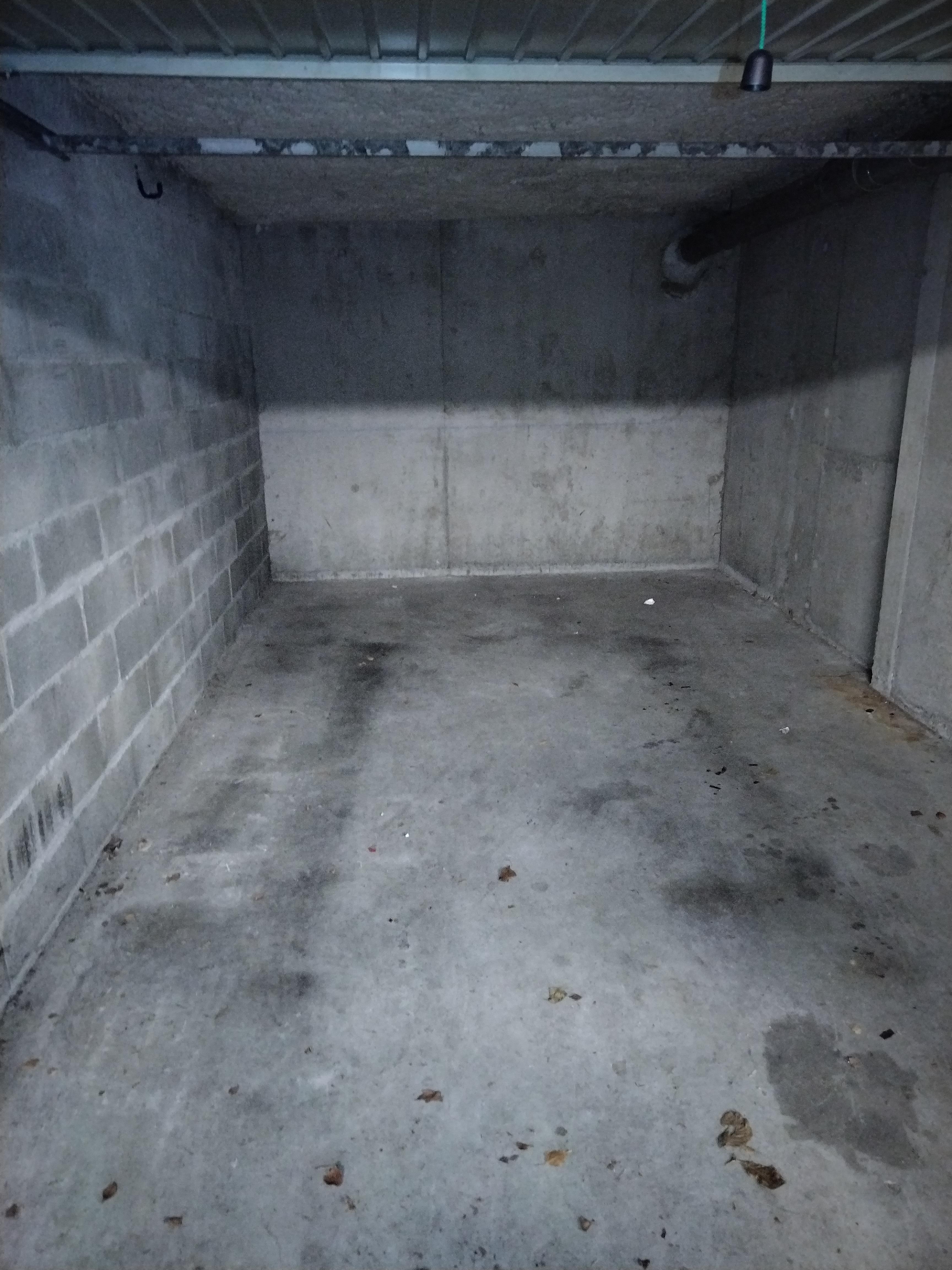 Garage / parking 13m²