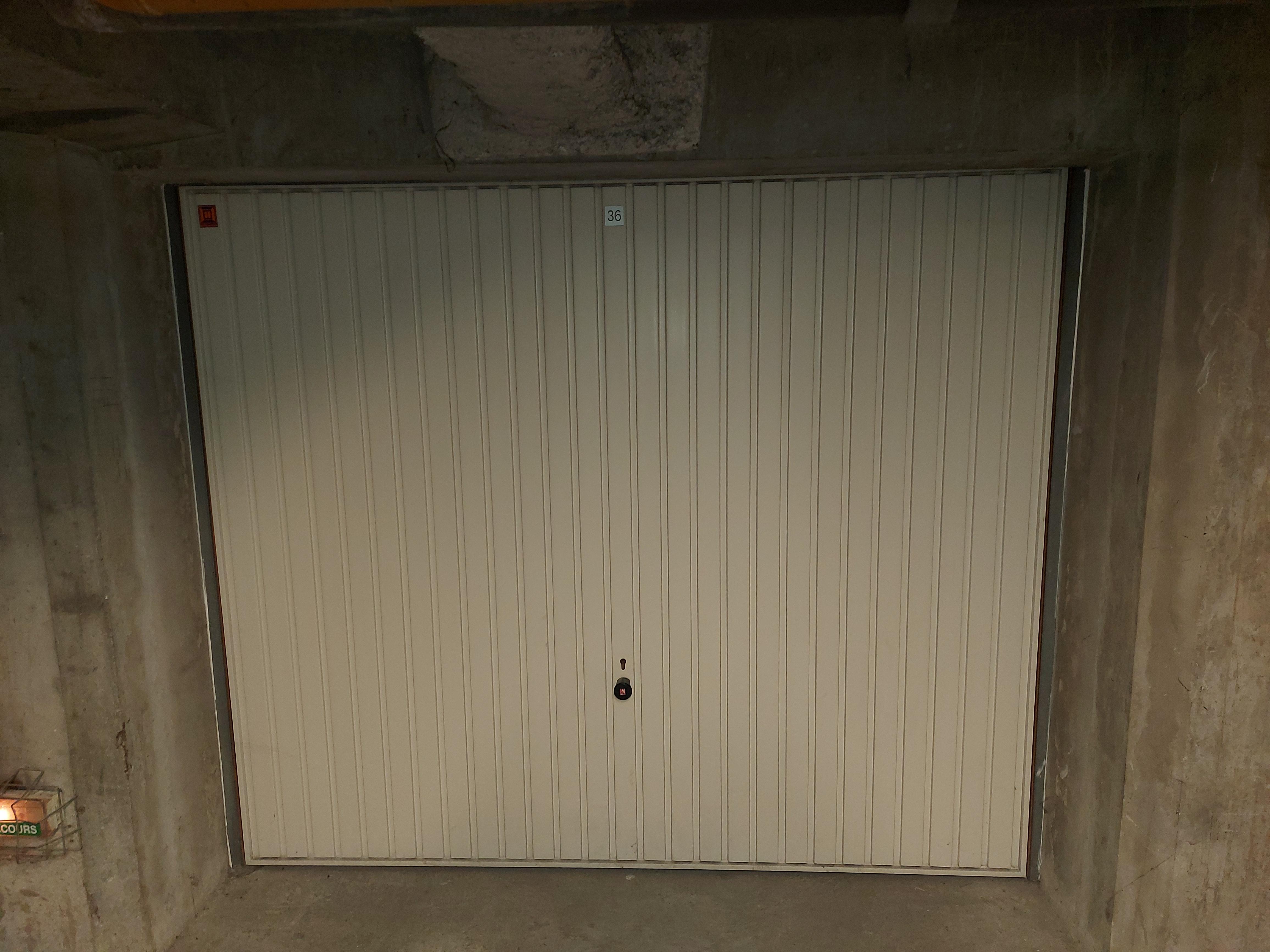 Garage à louer