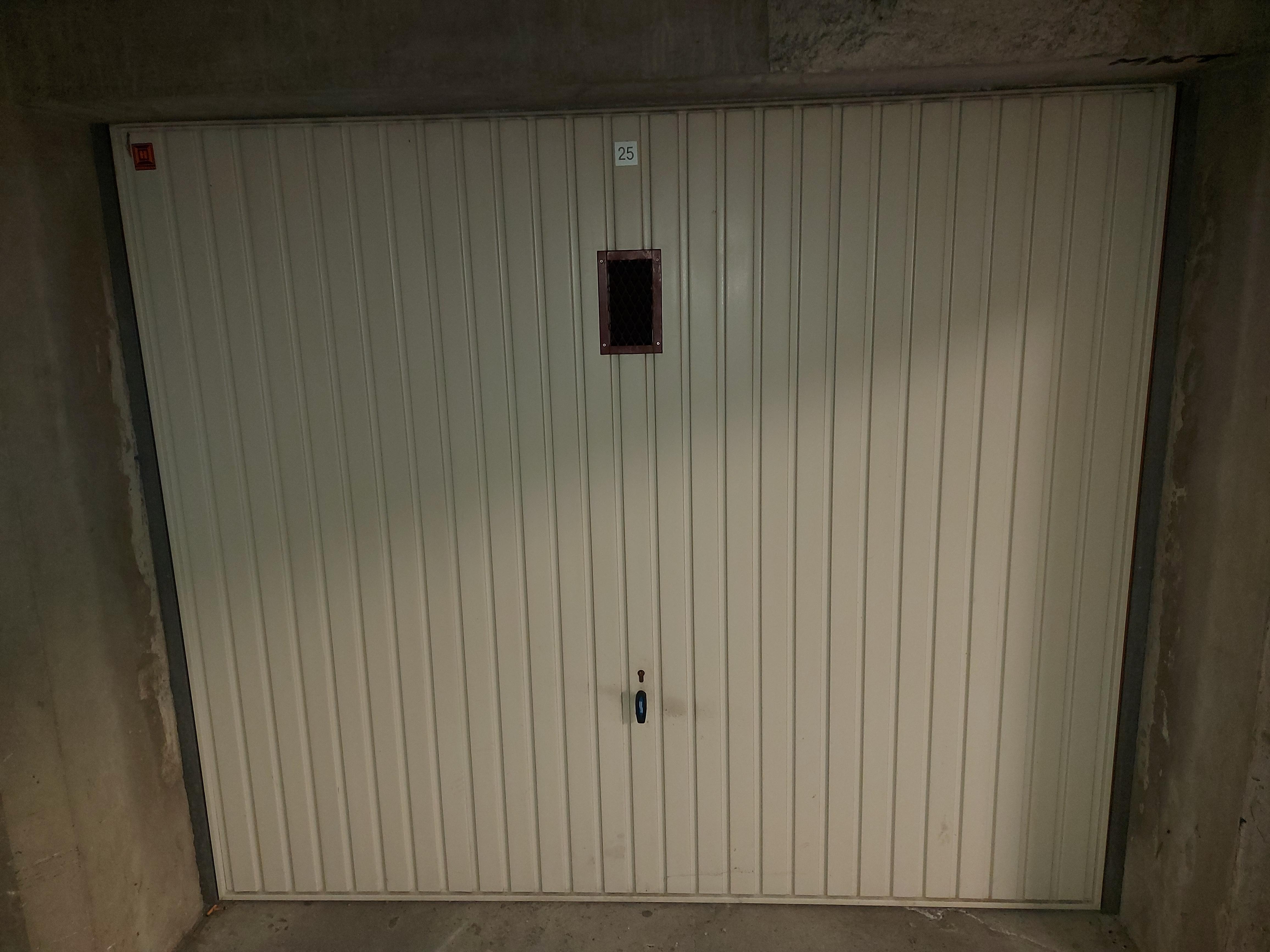 Garage à louer